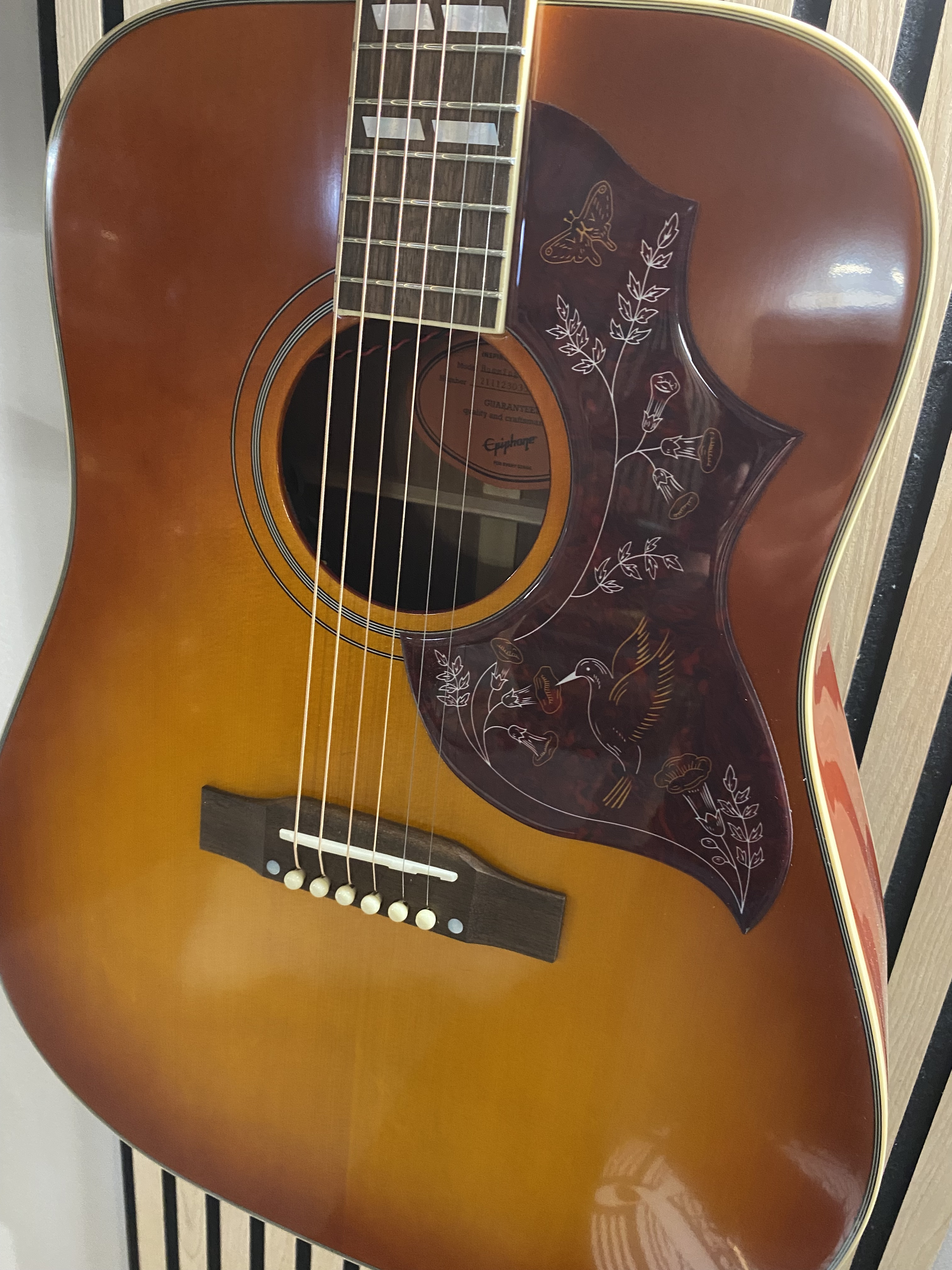 Vends guitare Epiphone Hummingbird inspired by Gibson 