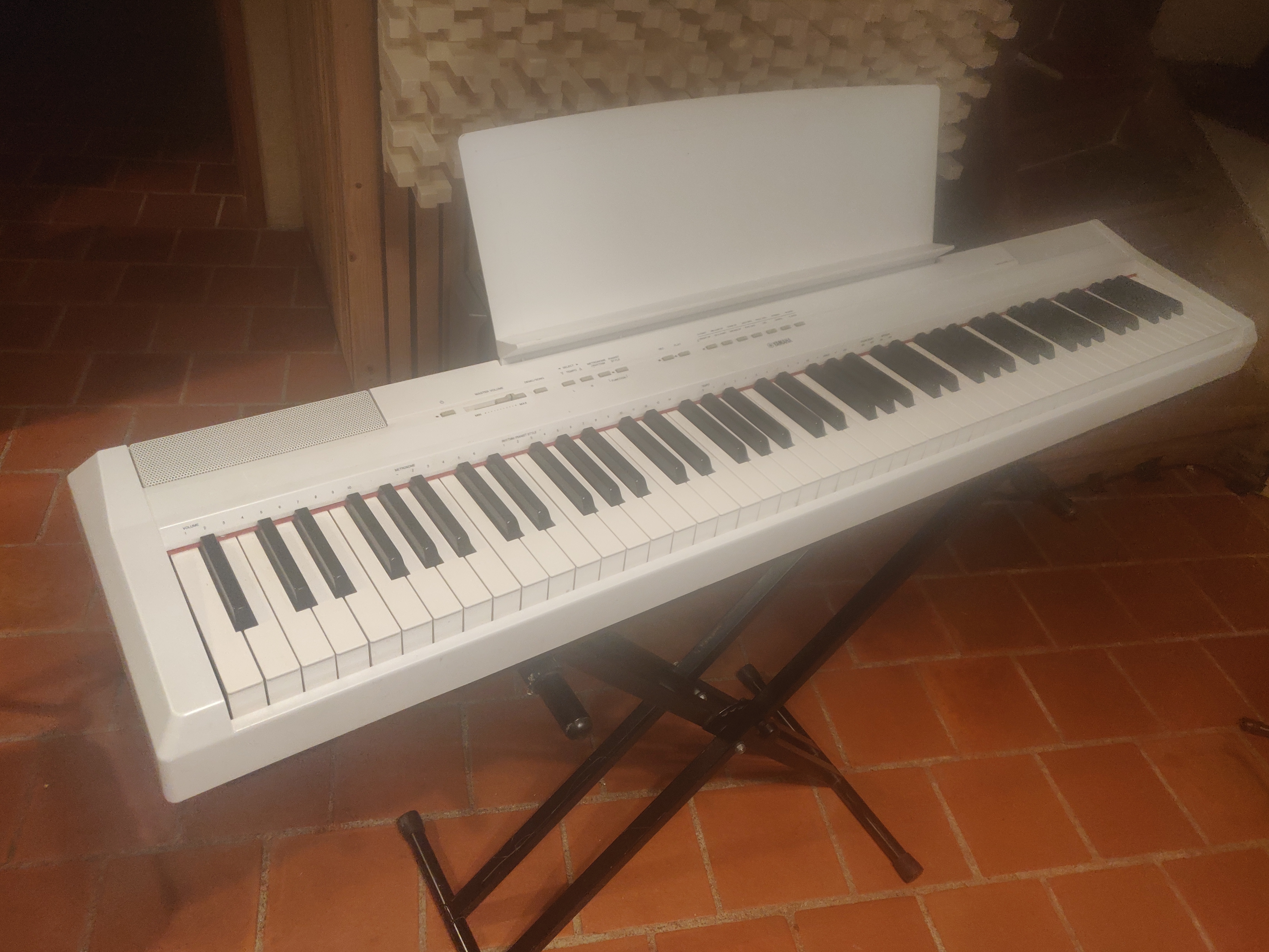 Piano Yamaha P-115 (6)