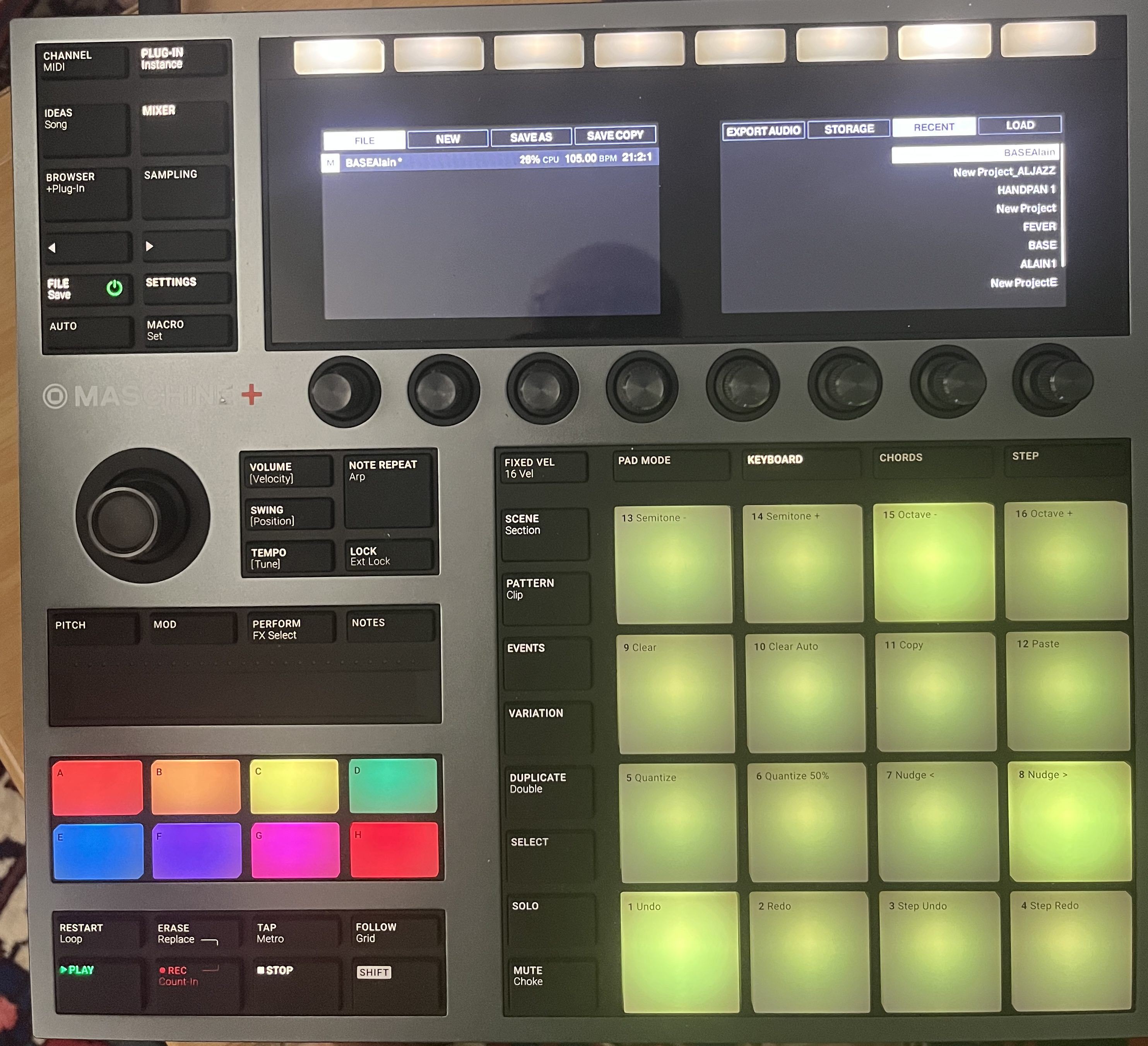 Vends Maschine + Native instruments avec flightcase 