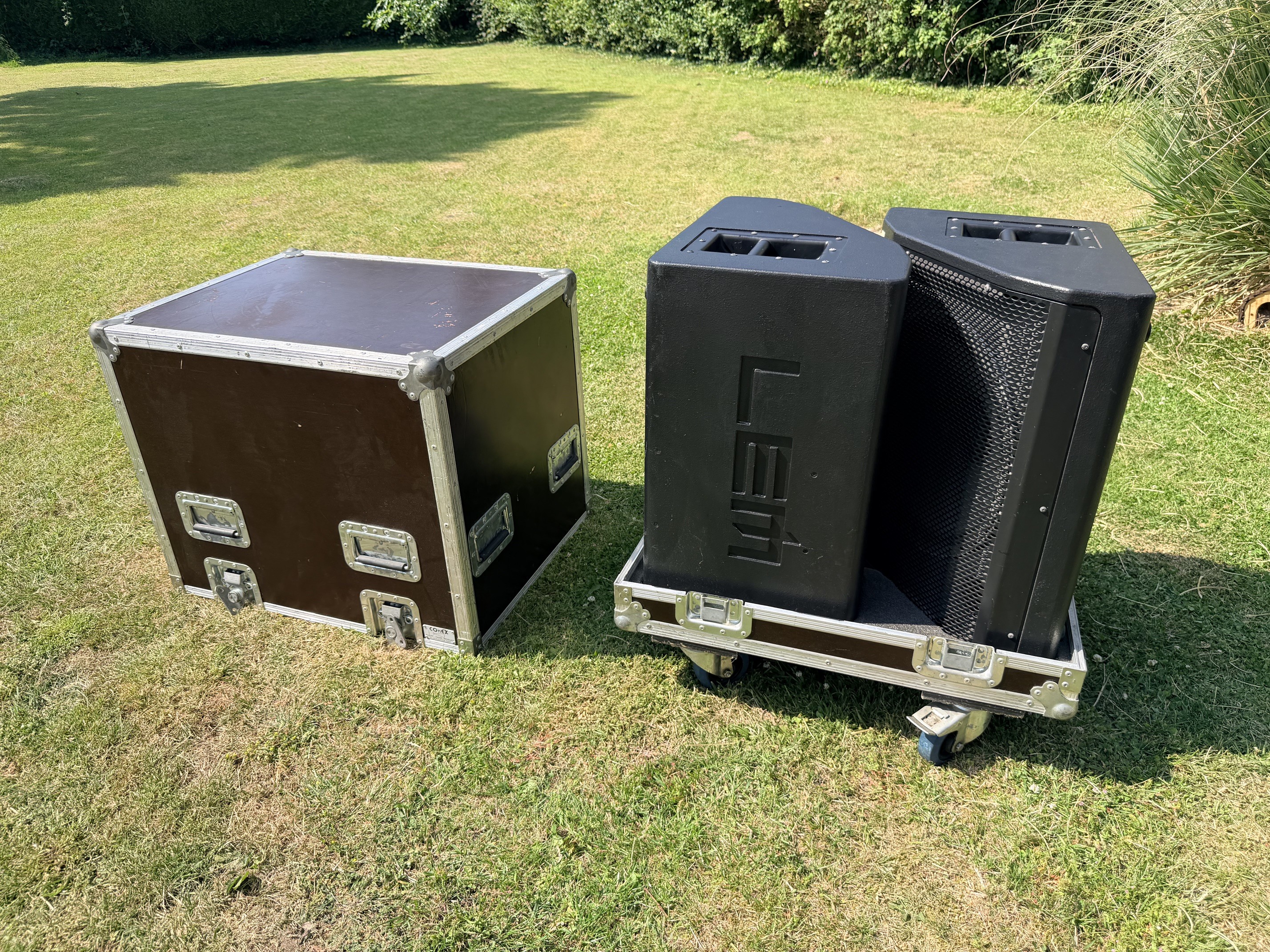 Vends 2 Retours actifs LEM T5MA avec flycase