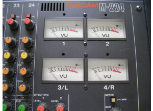 Tascam M-224 (32723)