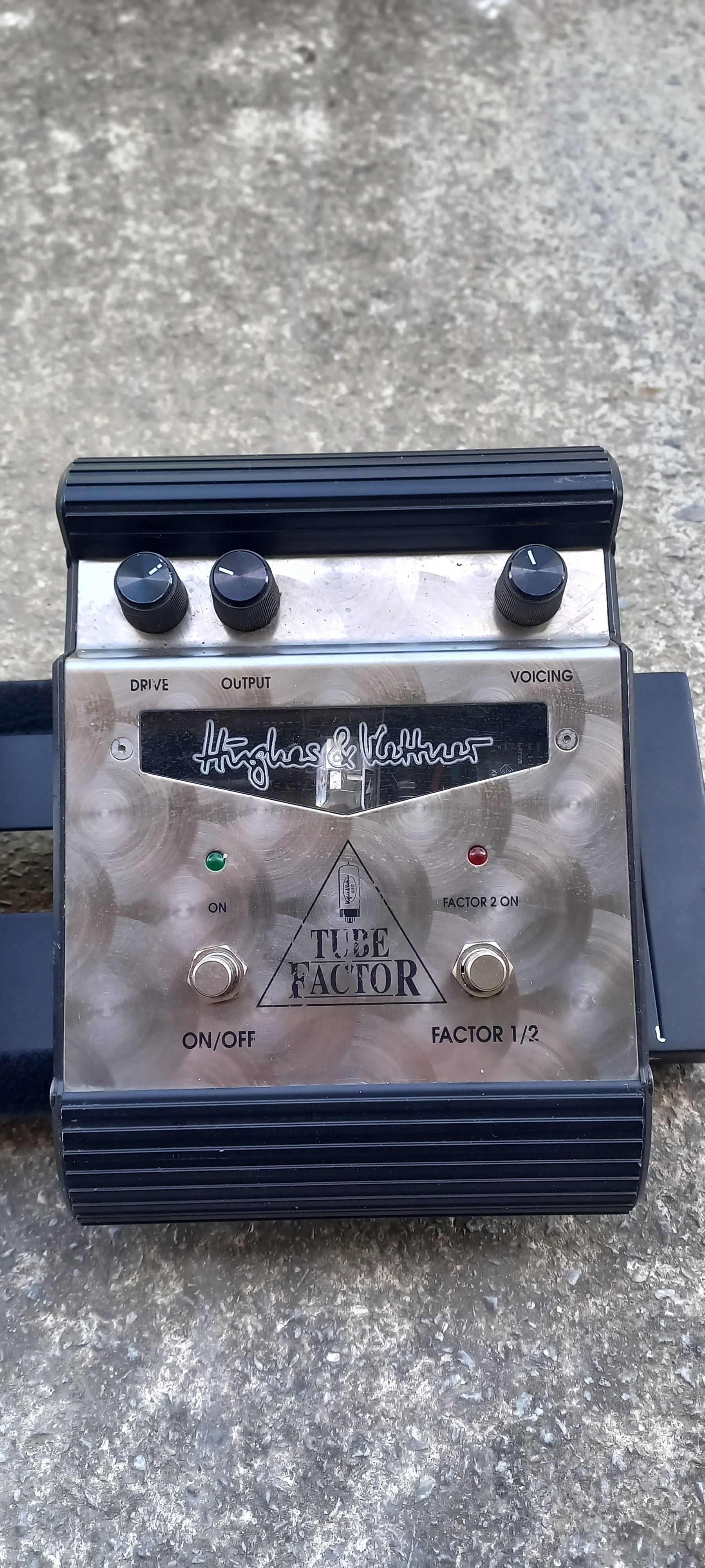 Vends Pédale Hugues and Kettner Tube Factor