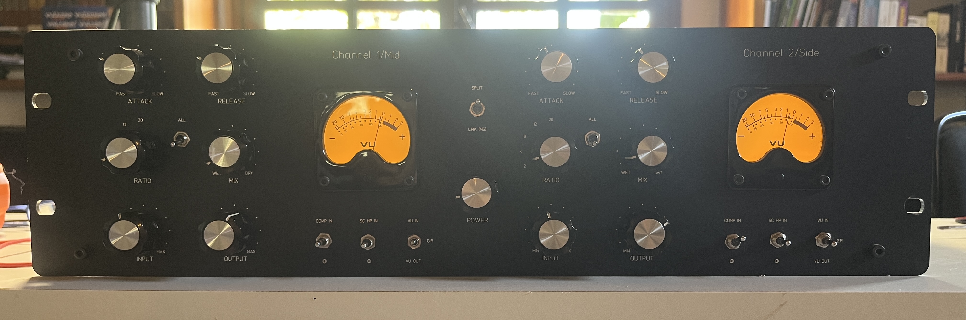 Vends rare compresseur MS76 2 canaux avec option Mid-Side, Side-chain, Blend et transfos Lundahl