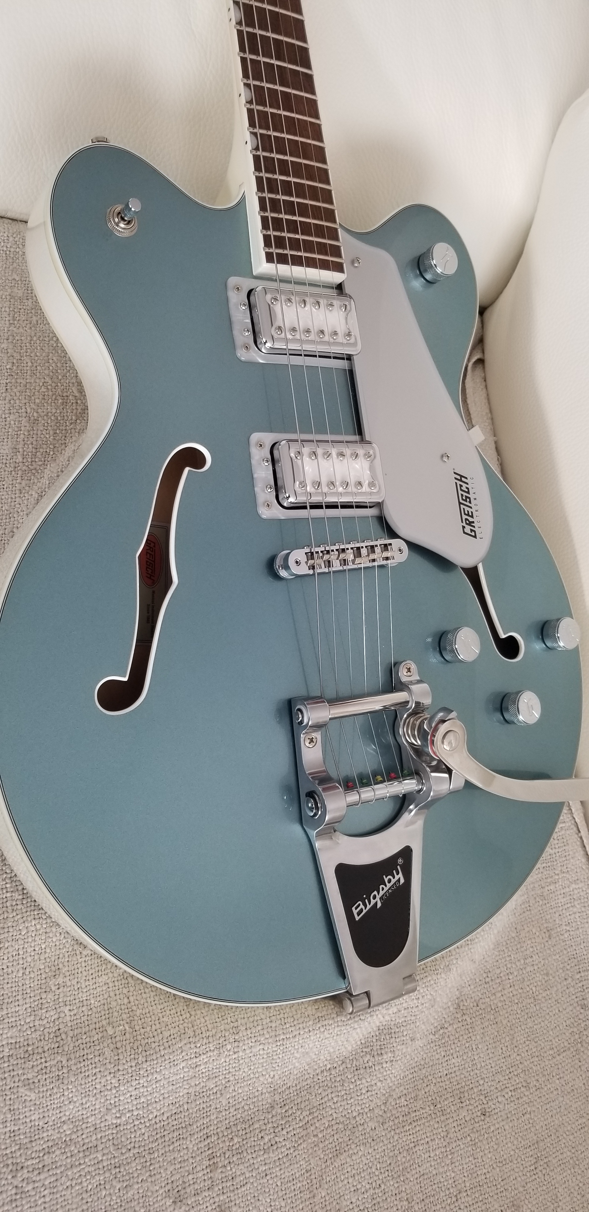 Gretsch G5622T-140 Electromatic 140th Double Platinum Center Block with Bigsby (10722)