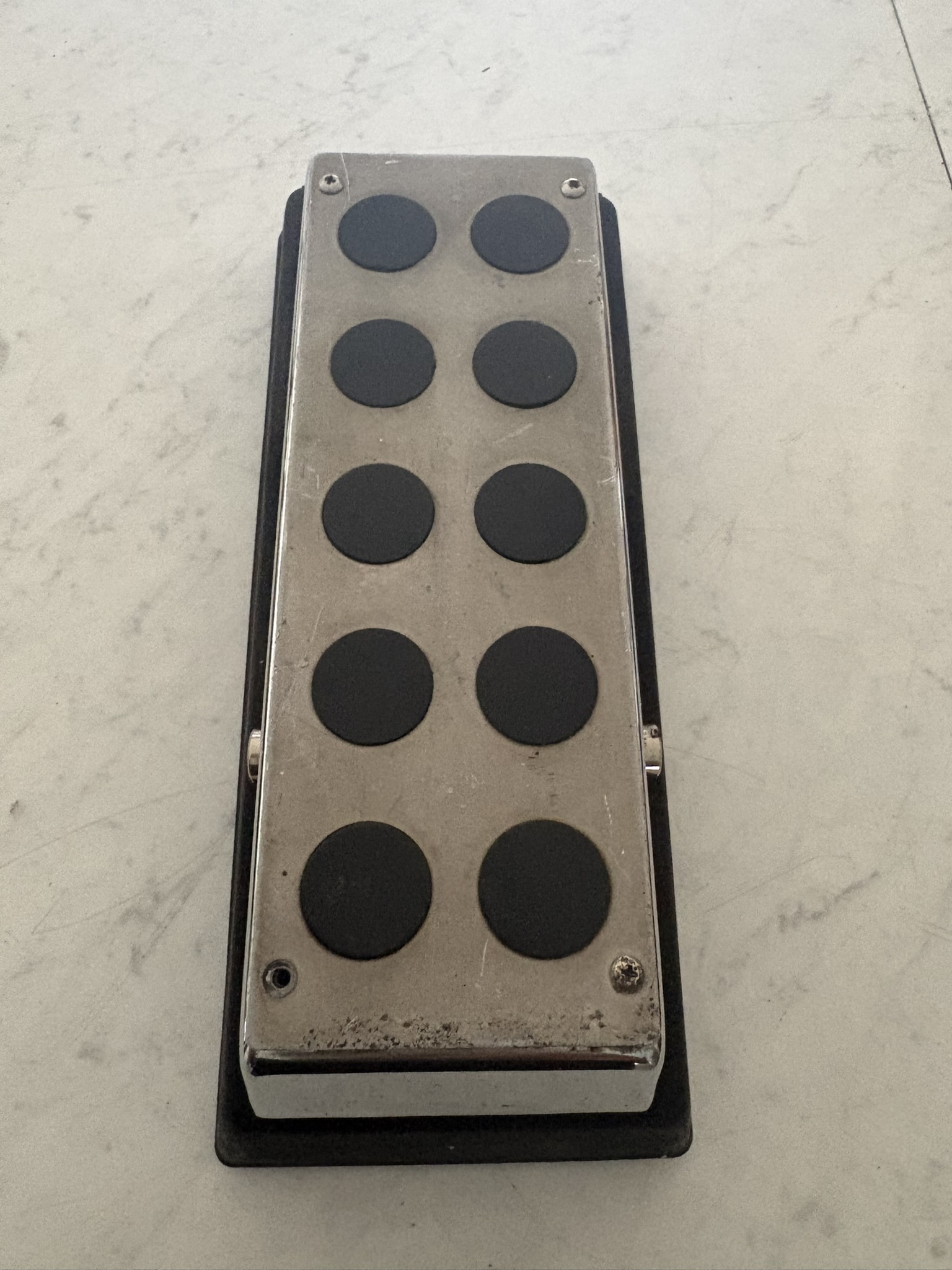 ibanez wau wau