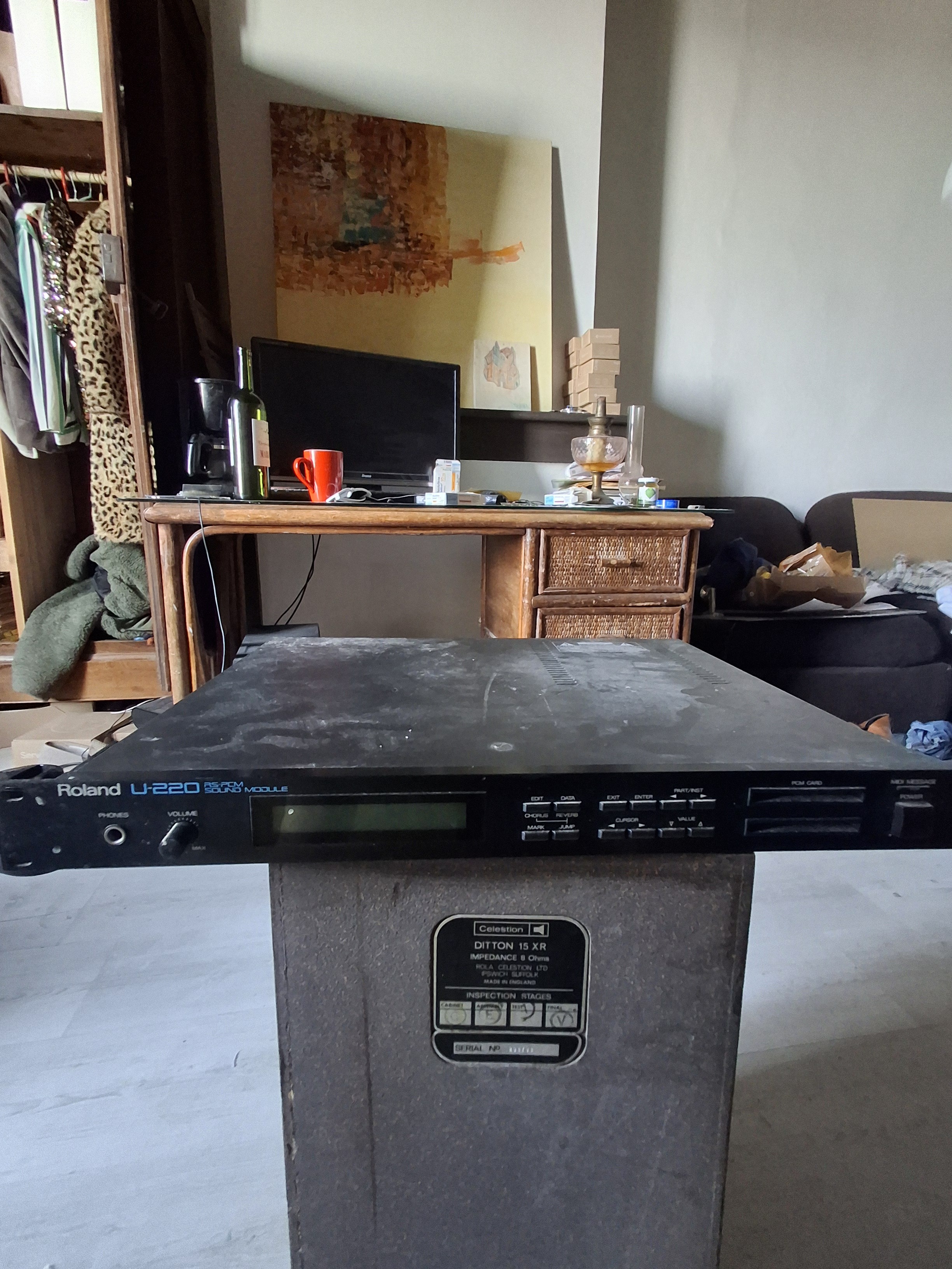 Roland u- 220