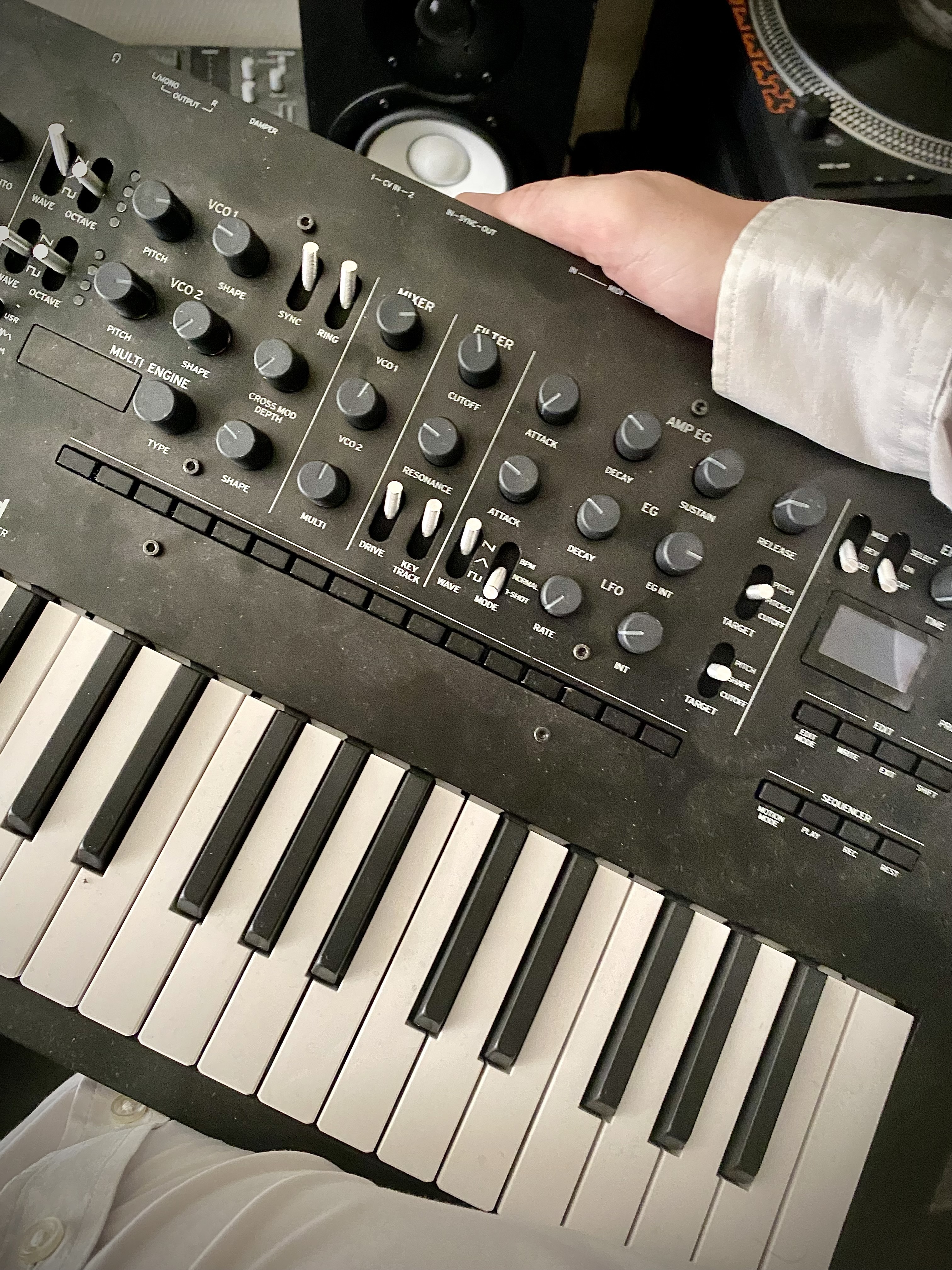 KORG Minilogue XD : 360 euros ,remise en main propre uniquement et sous garantie.