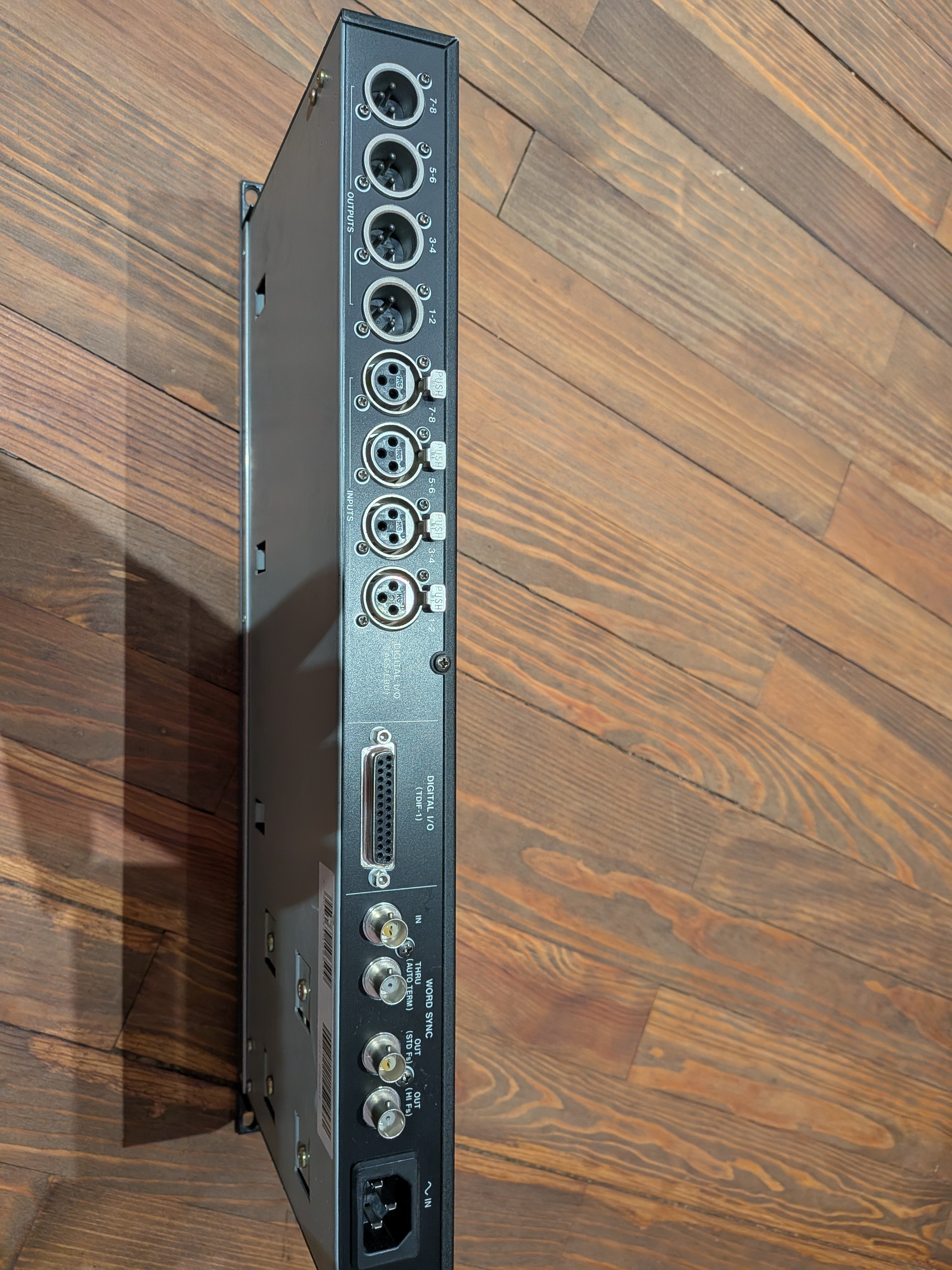 Convertisseur AES/EBU vers TDIF TASCAM IF-AE8HR