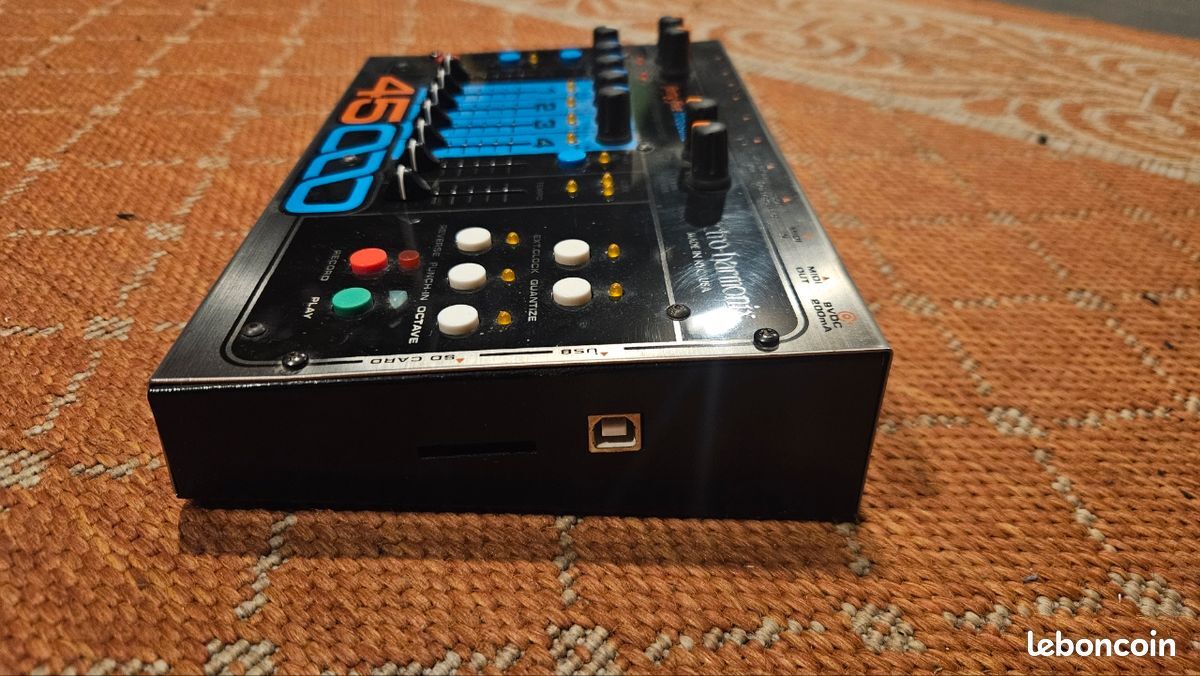 Electro Harmonix multitrack looper avec foot contrôler 