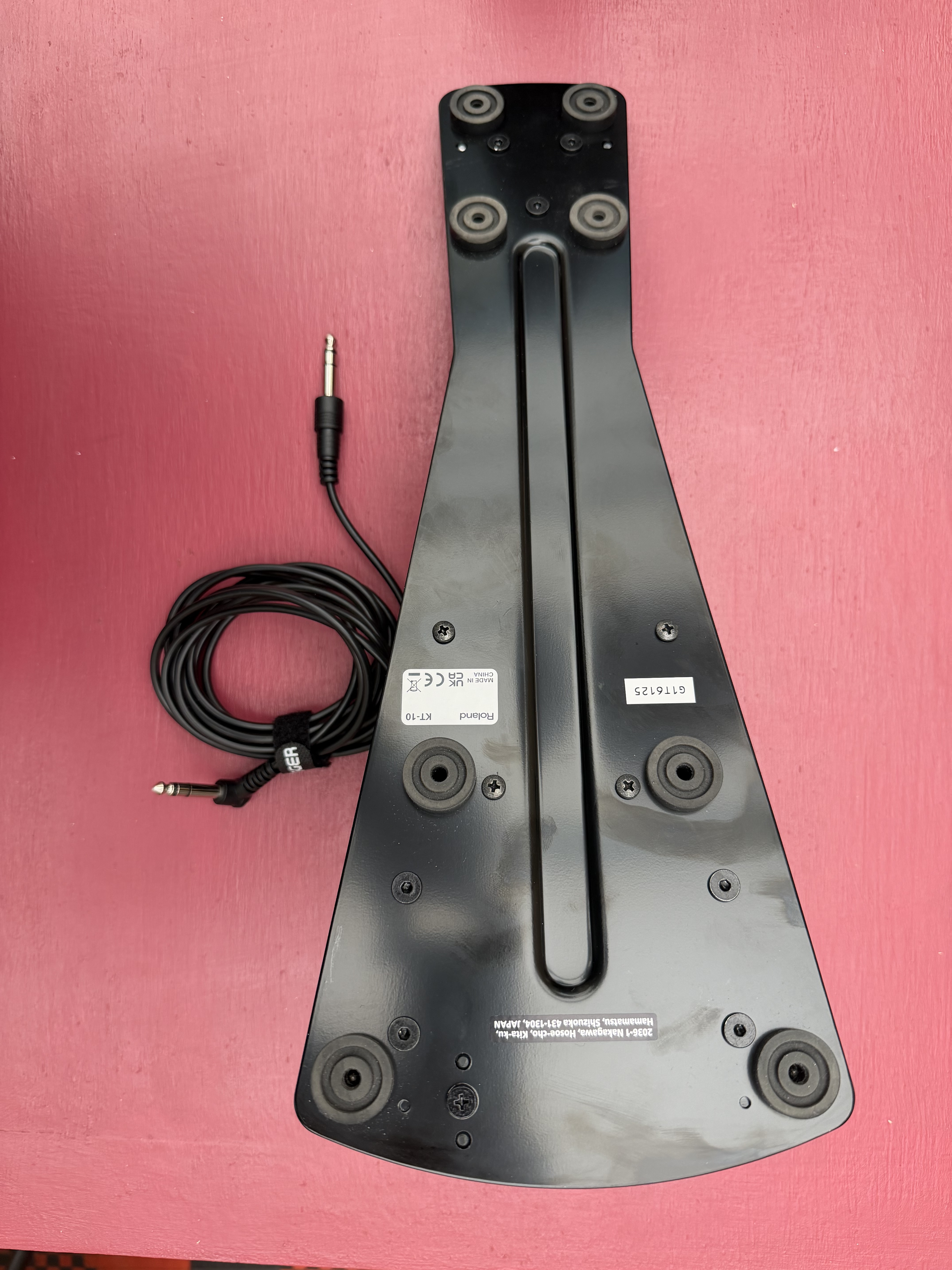 Vends Pédale Roland KT-10 - achetée neuve en Mai 2026 chez Woodbrass