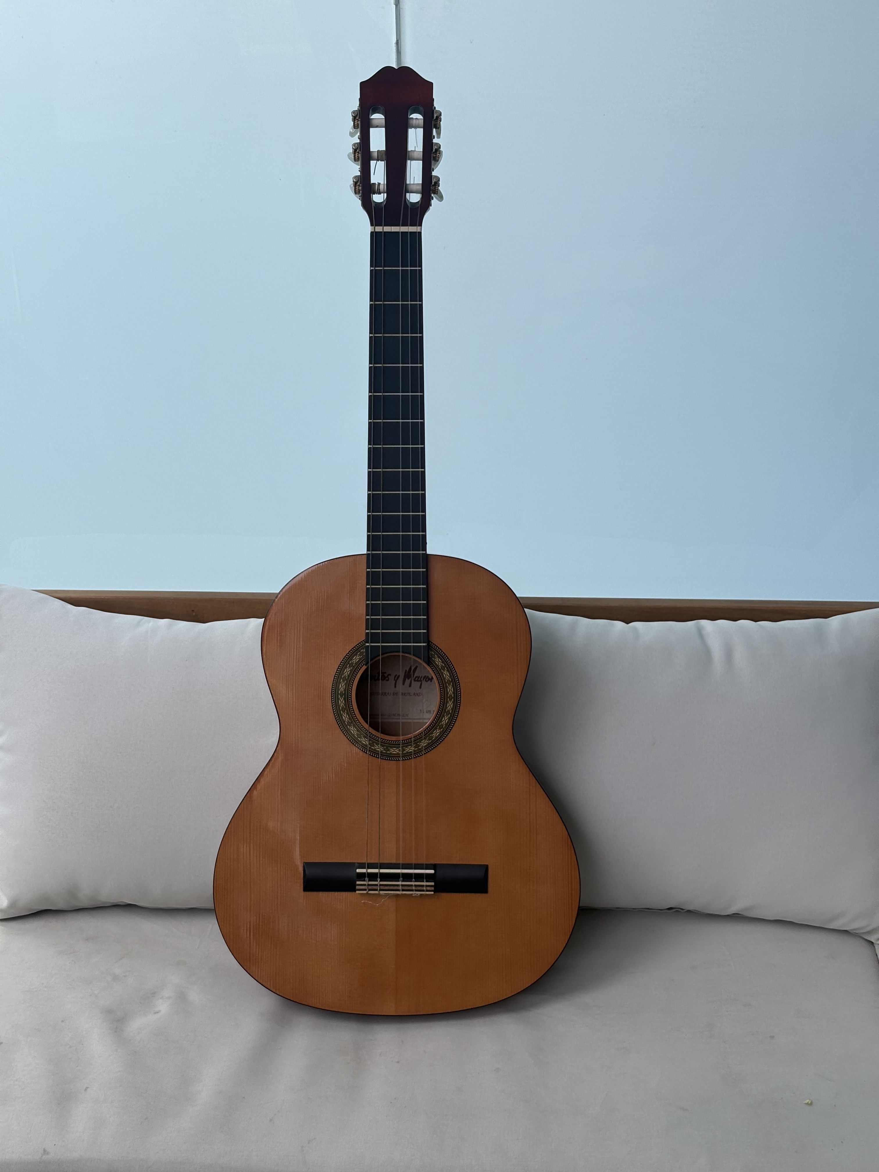 Vend guitare Santos y Mayor