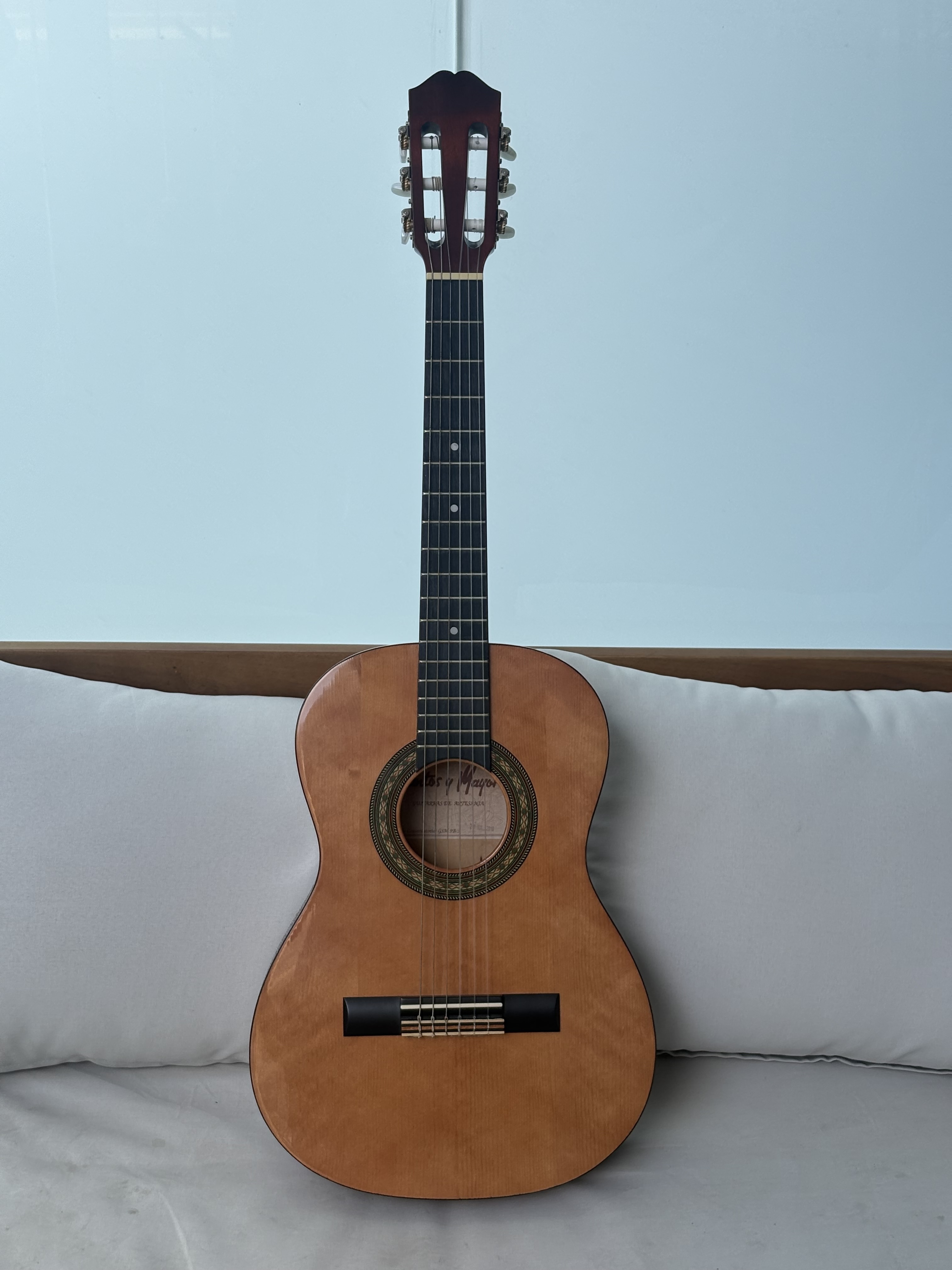 Vend guitare Santos y Mayor gsm9b3 pour enfant 