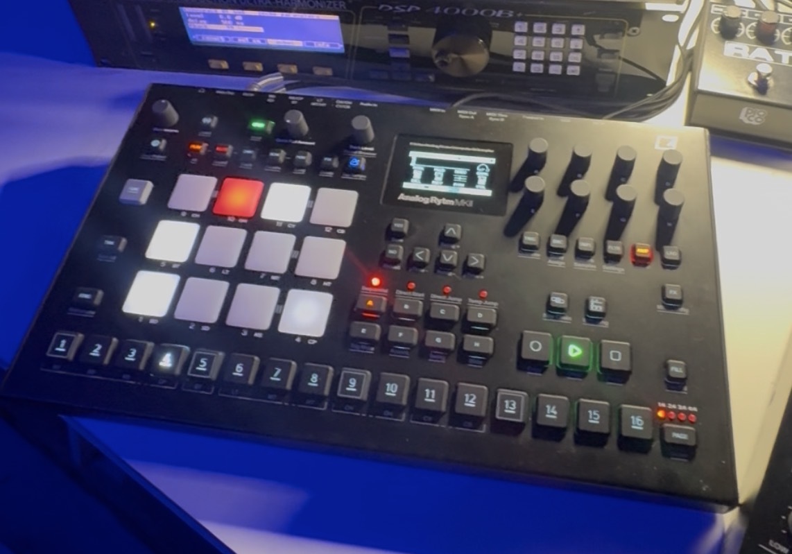 ANALOG RYTM MK2 BLACK