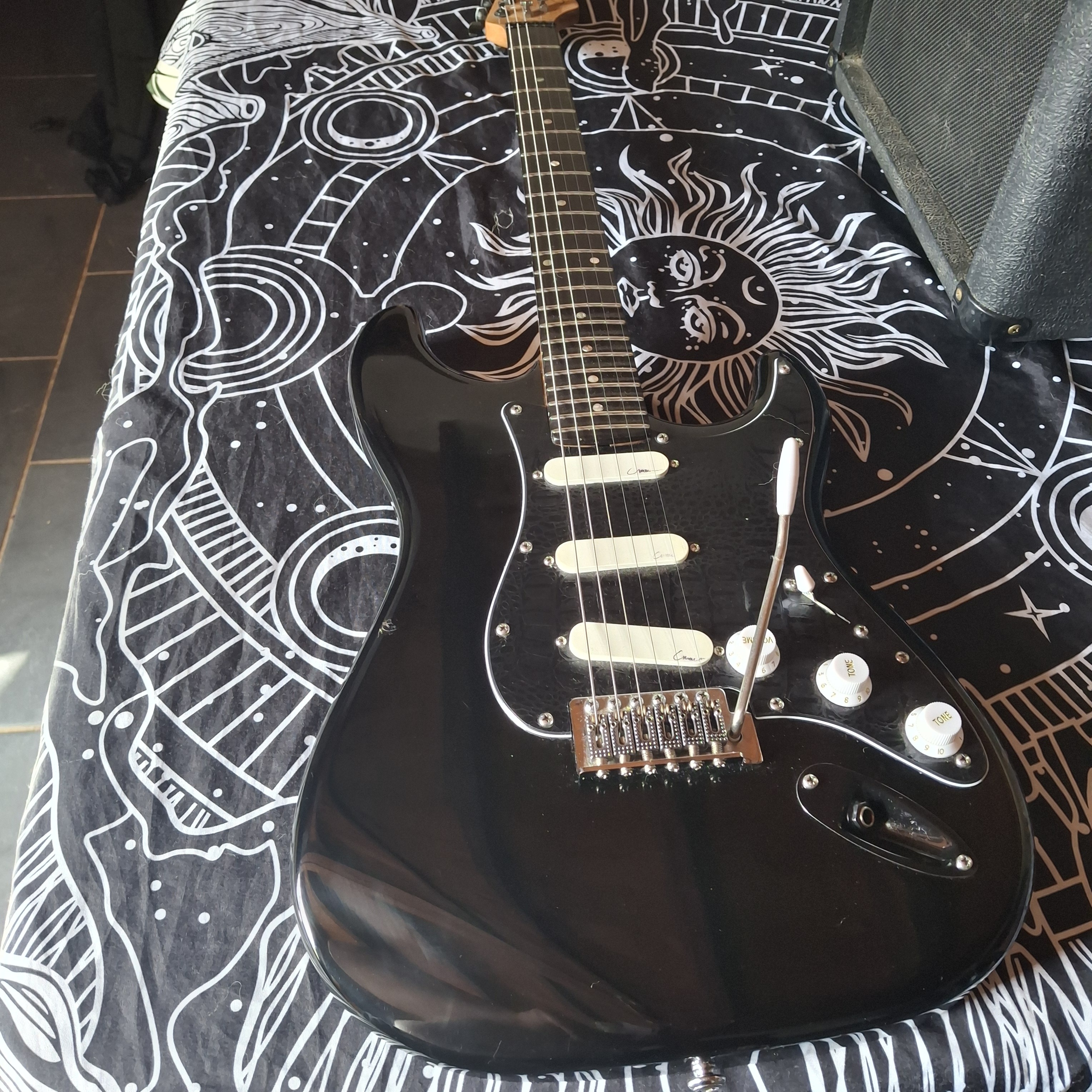 Vend Fender stratocaster américain deluxe "custom"