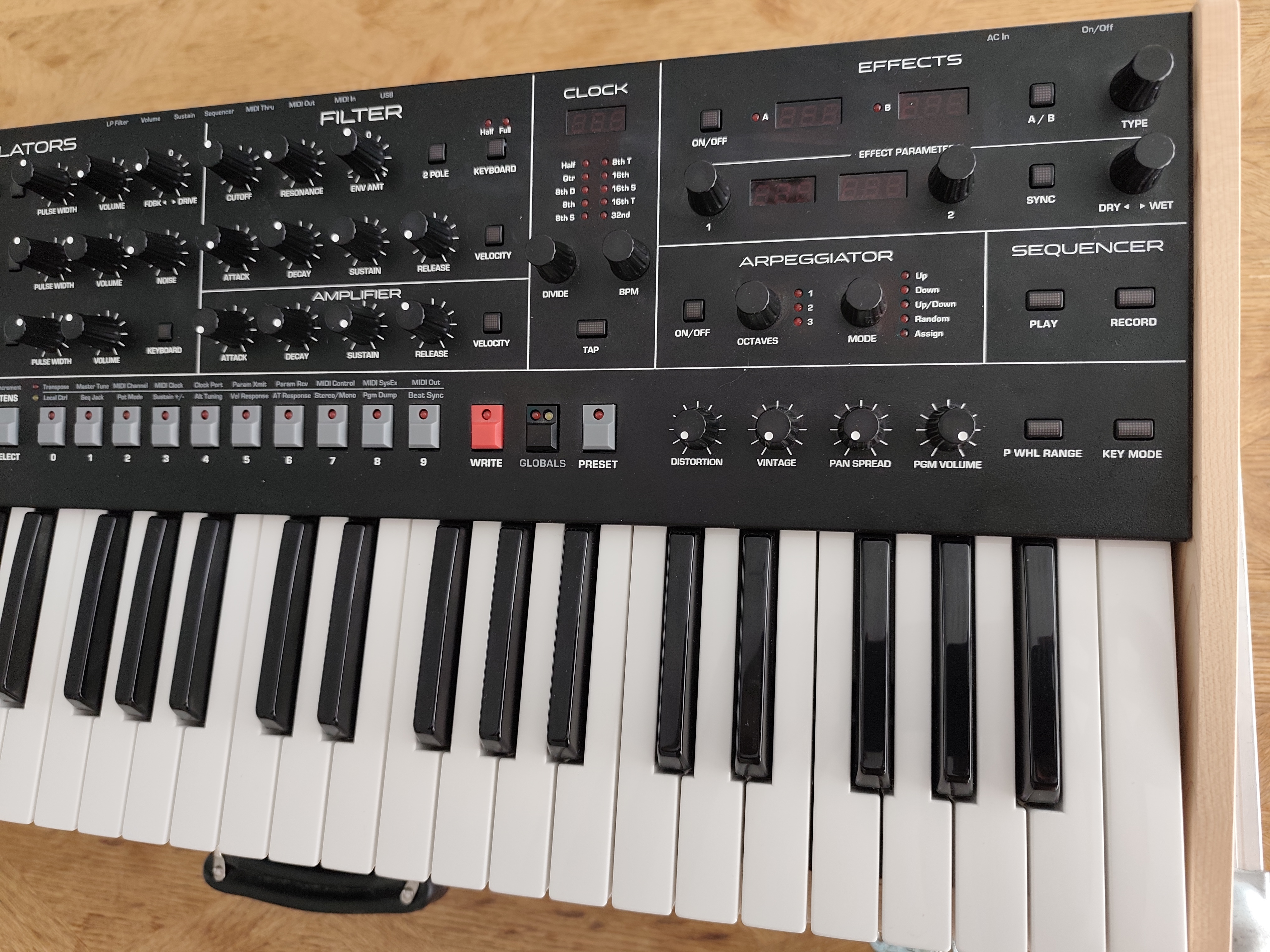 Sequential Trigon-6 (7430)