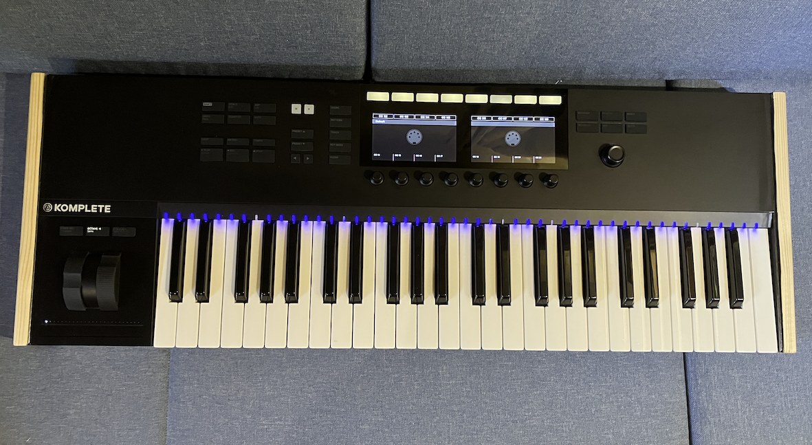 Native Instruments Komplete Kontrol S49 mk2 (2007)