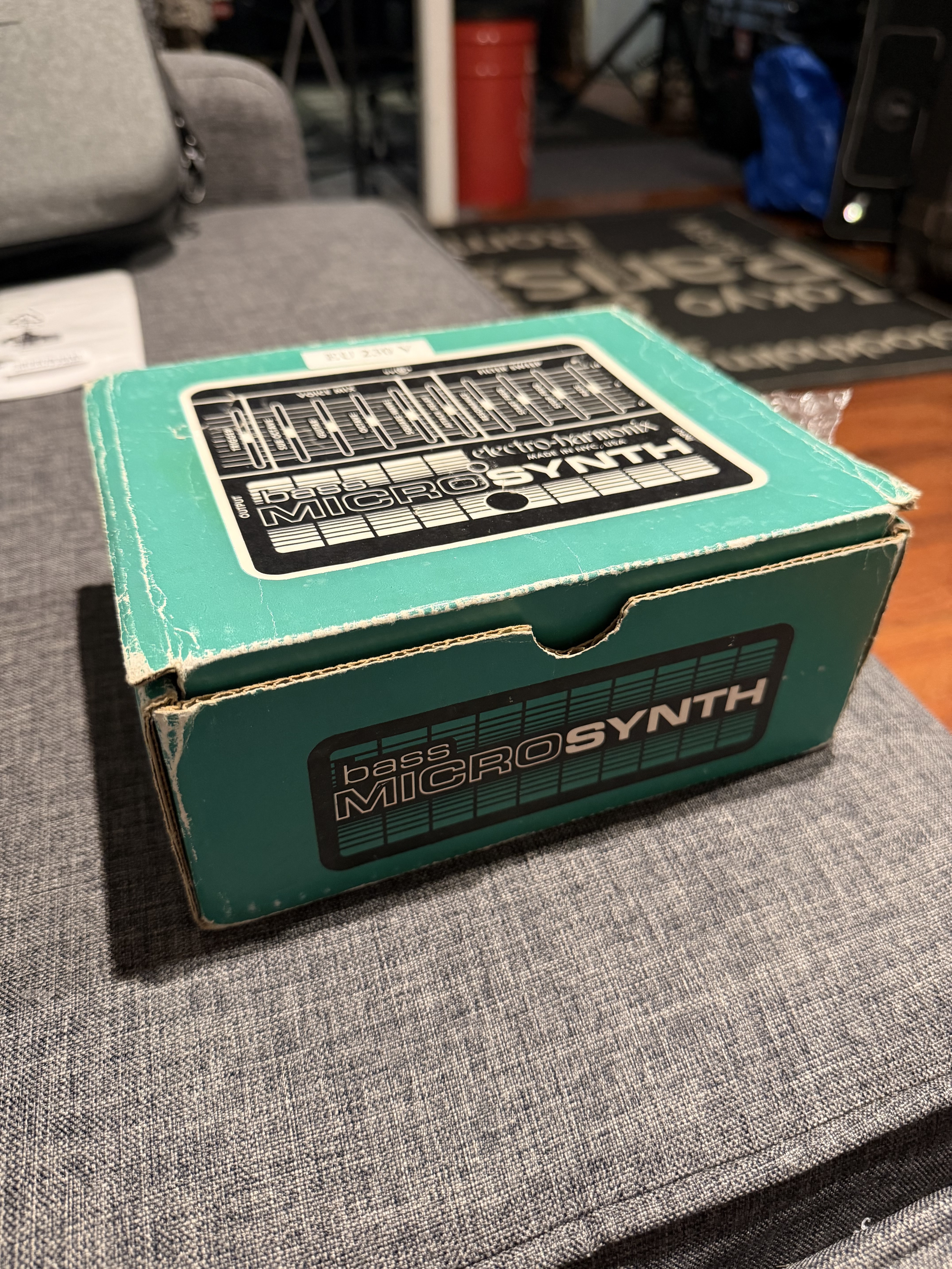 DONNE boite vide originale de bass microsynth