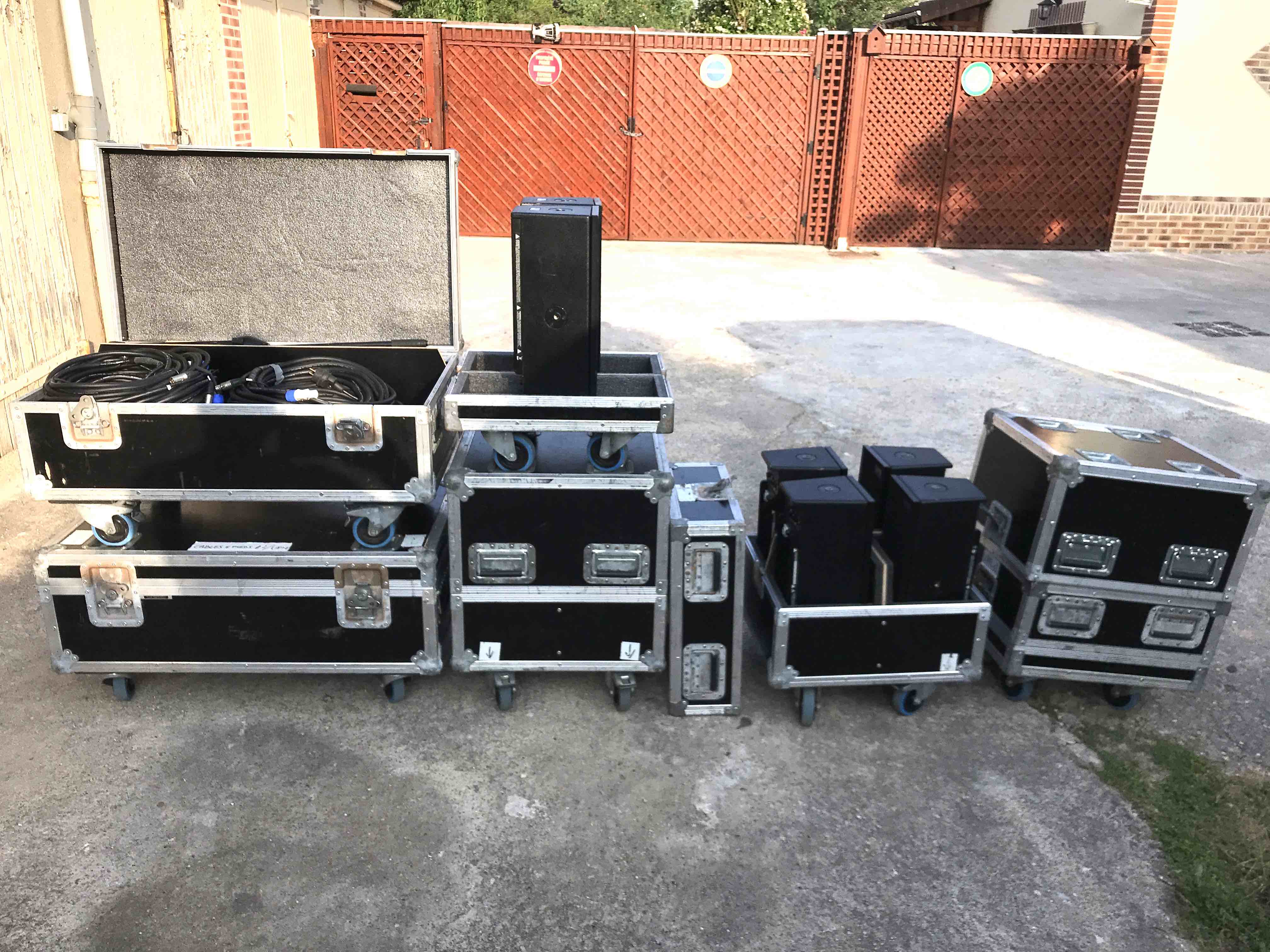12 enceintes Meyer Sound UPM-1P - État exceptionnel