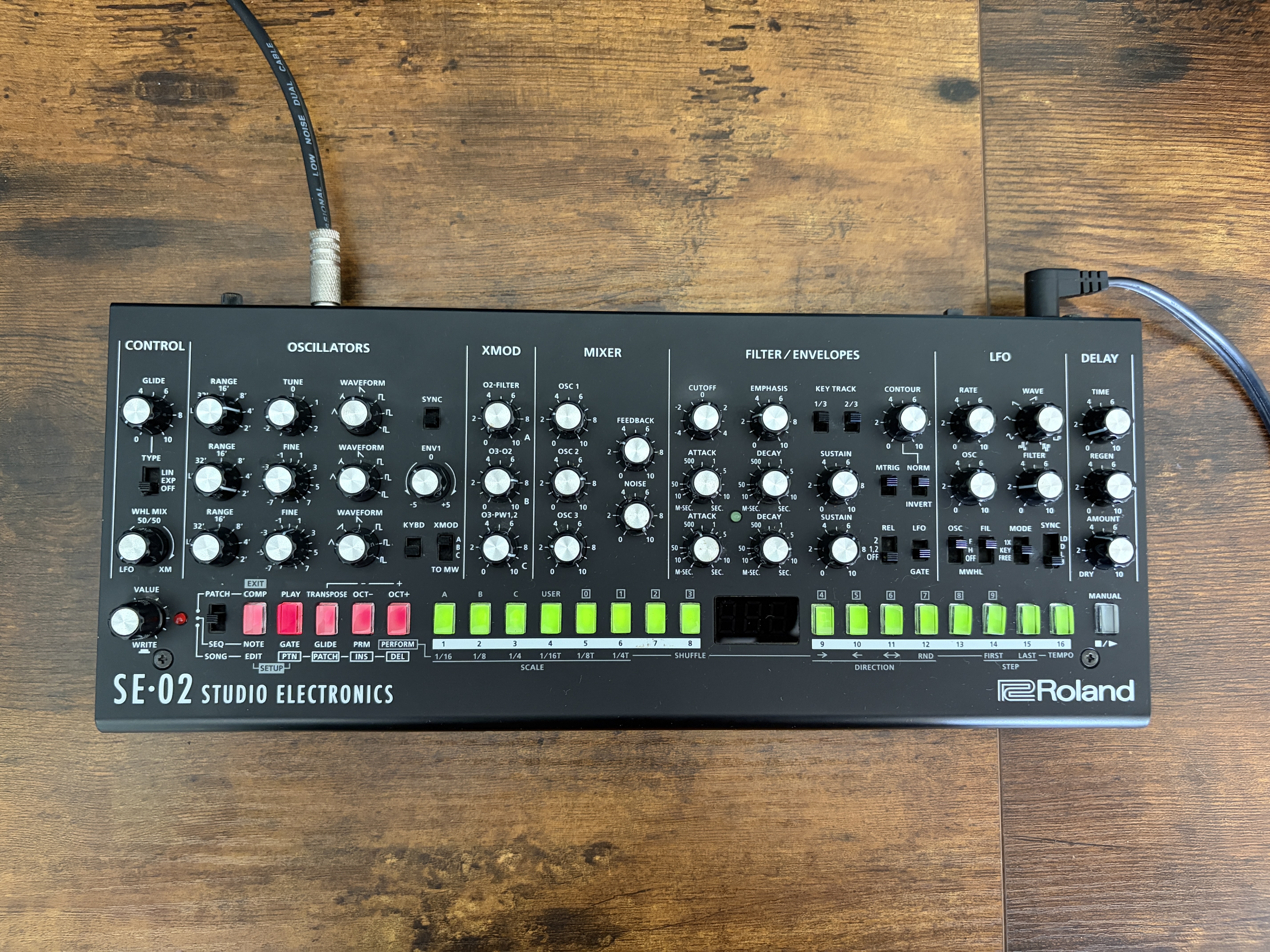 Roland SE02