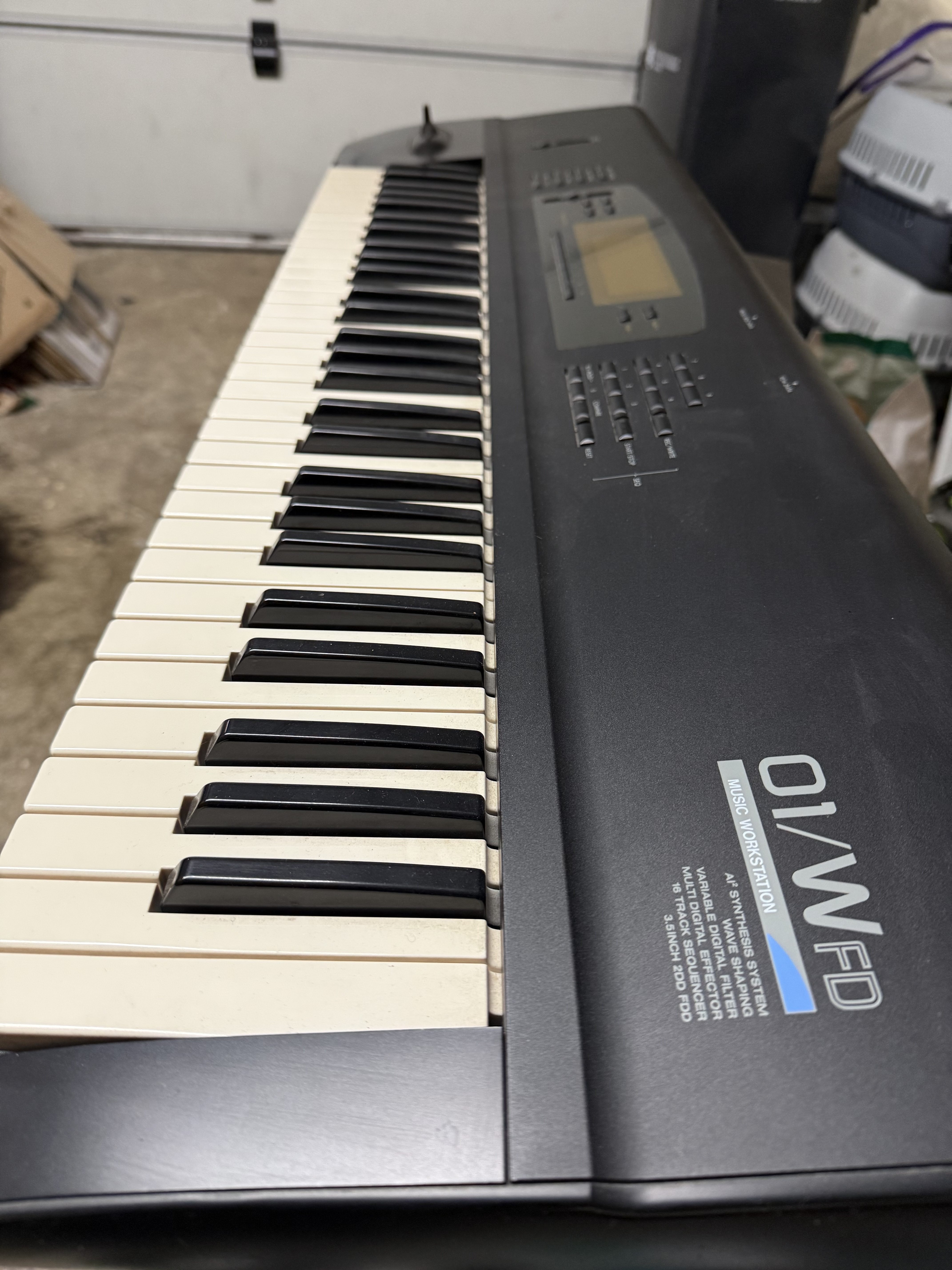 Korg 01/W FD (Rétroéclairage HS)