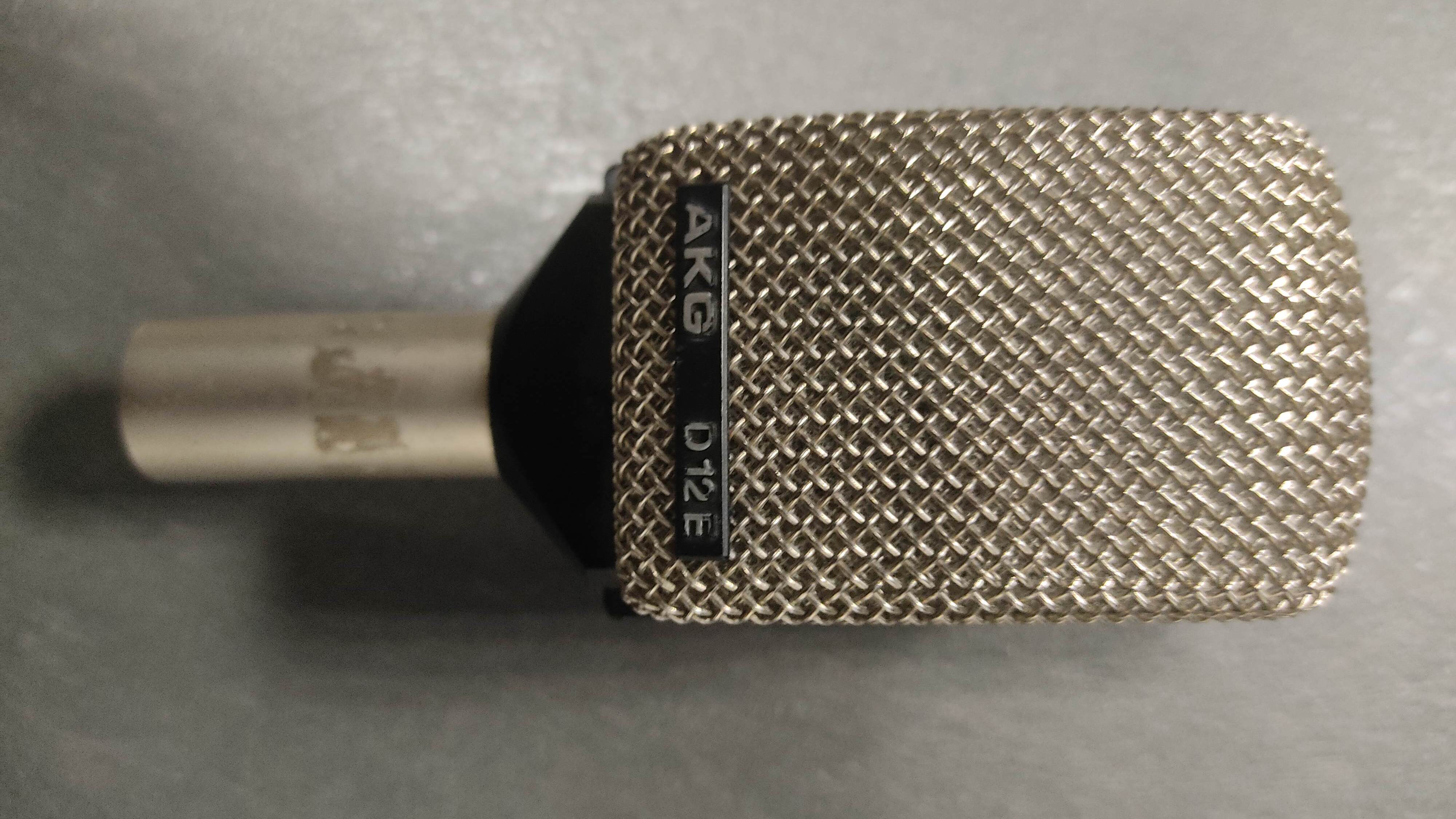 Vends AKG D12E bon état 