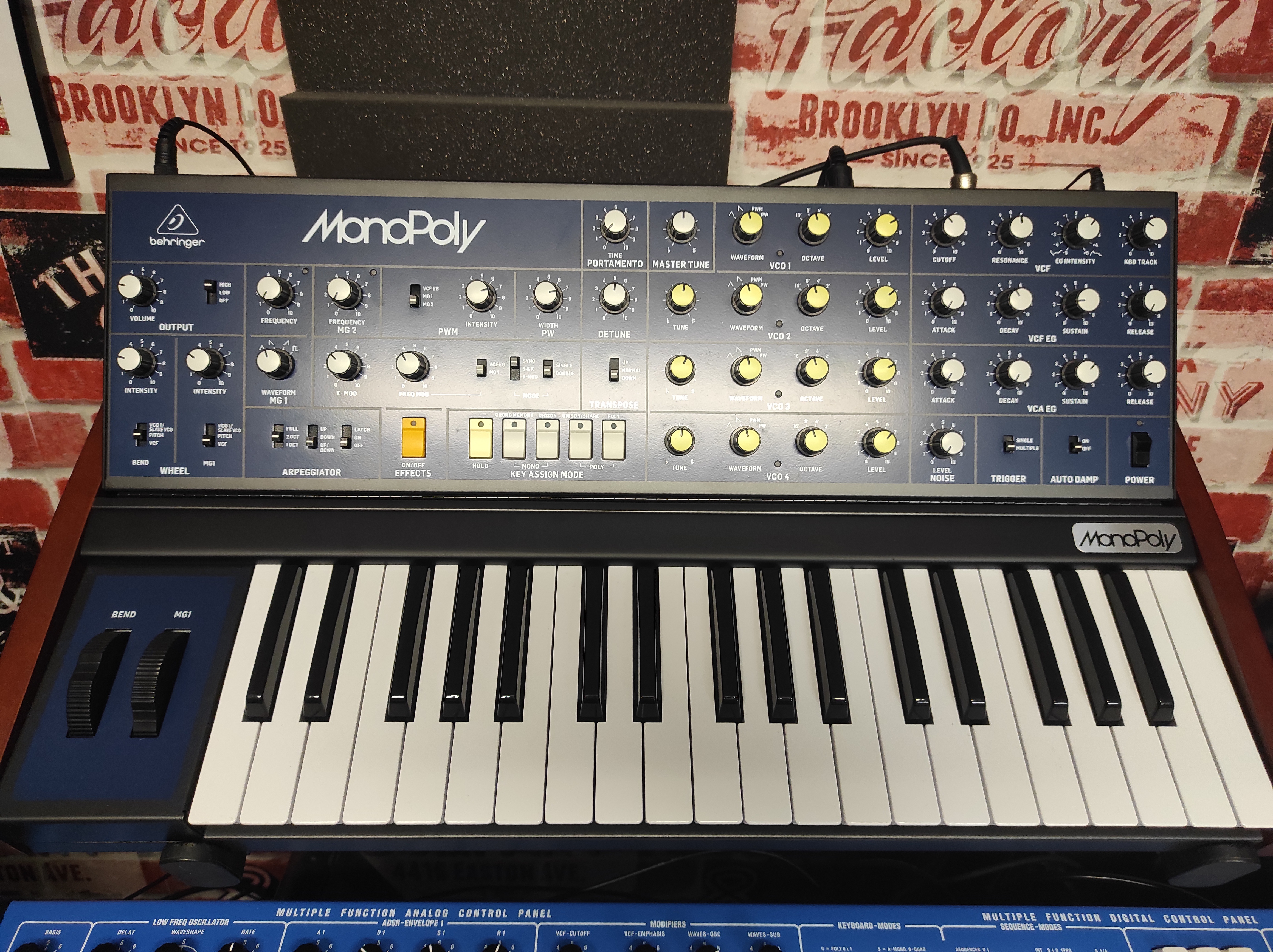 Behringer Monopoly 
