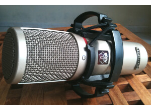 AKG SolidTube (87013)