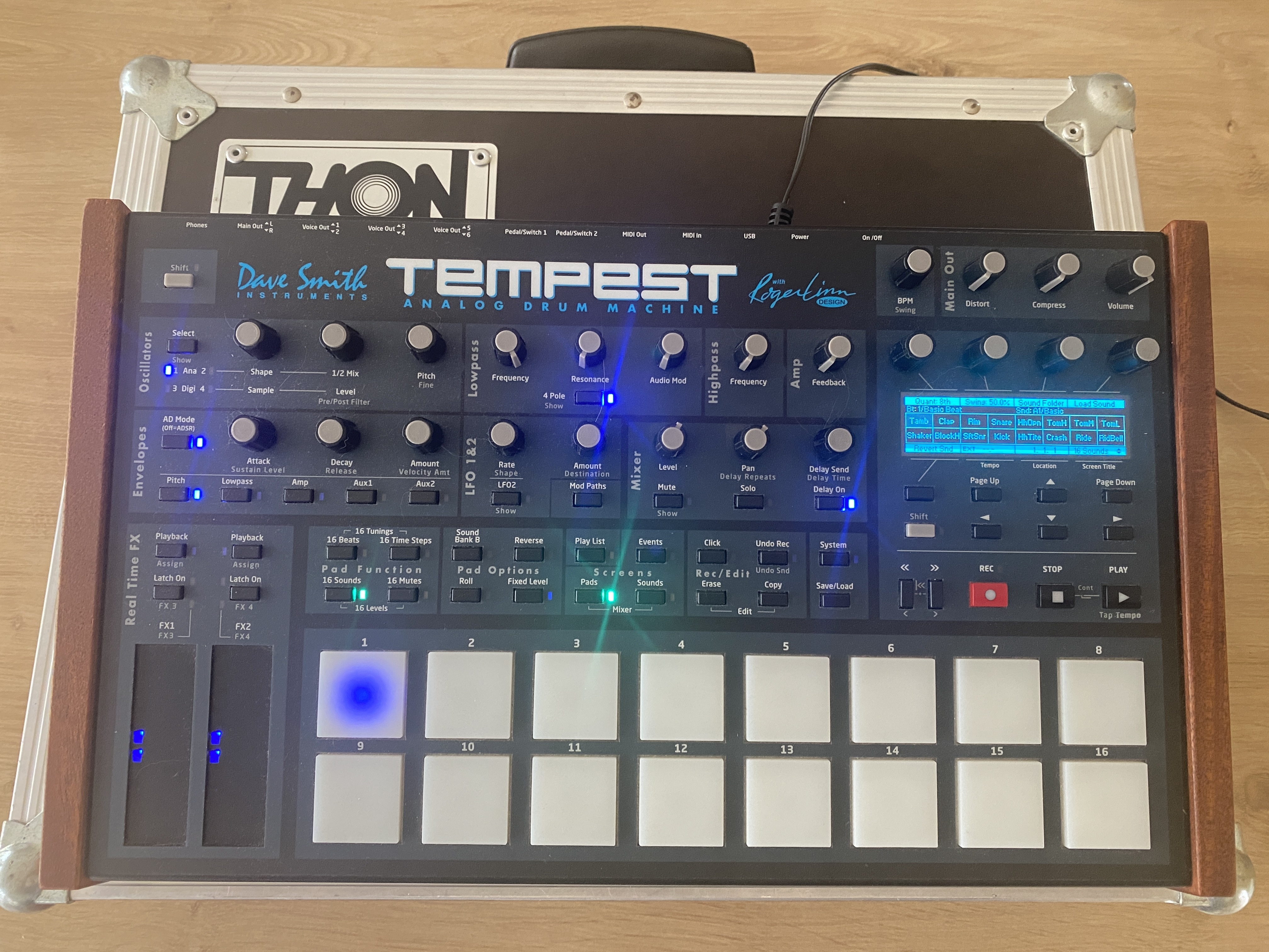 Dave Smith Tempest