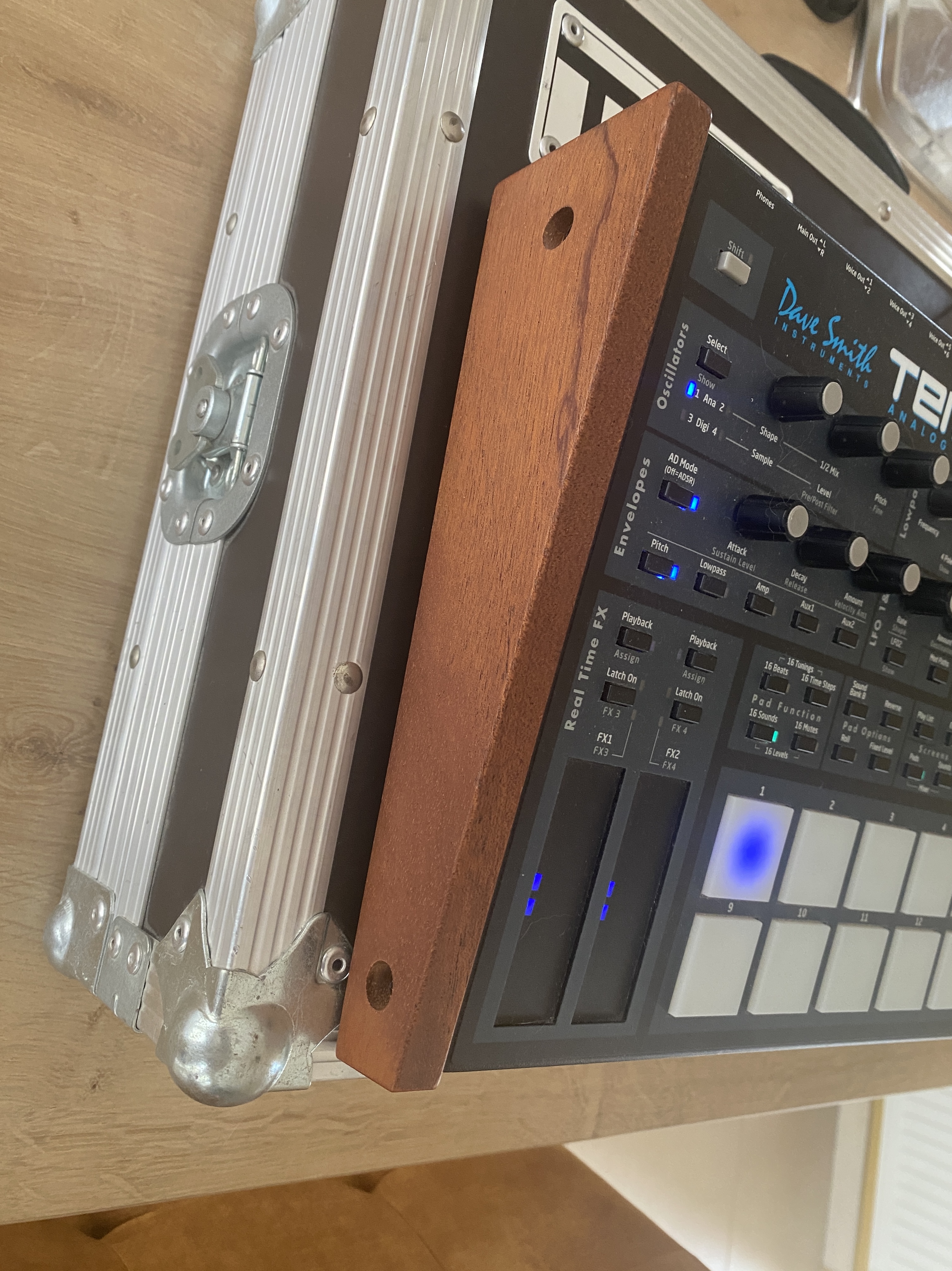 Dave Smith Instruments Tempest (10841)