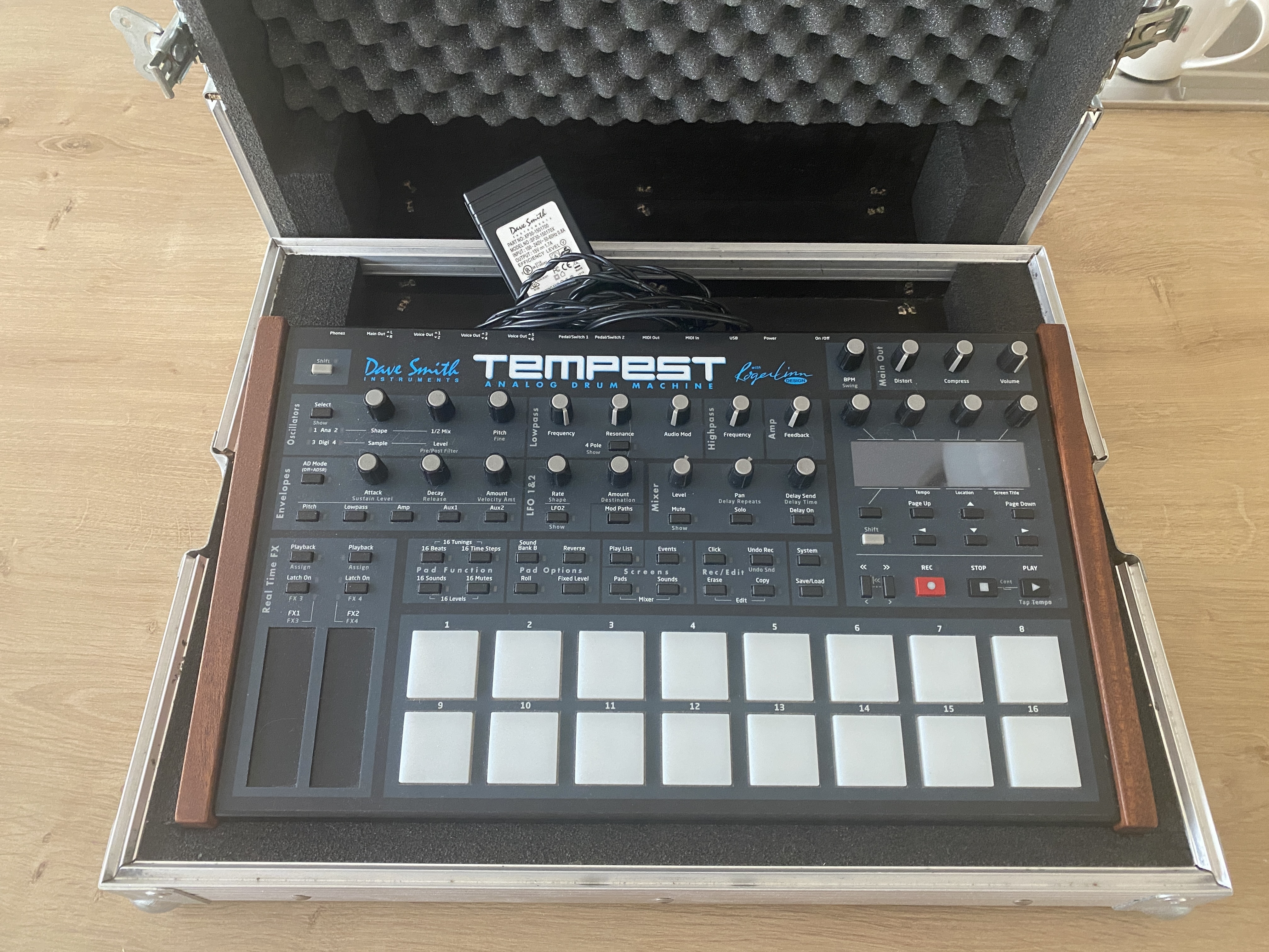 Dave Smith Instruments Tempest (56596)