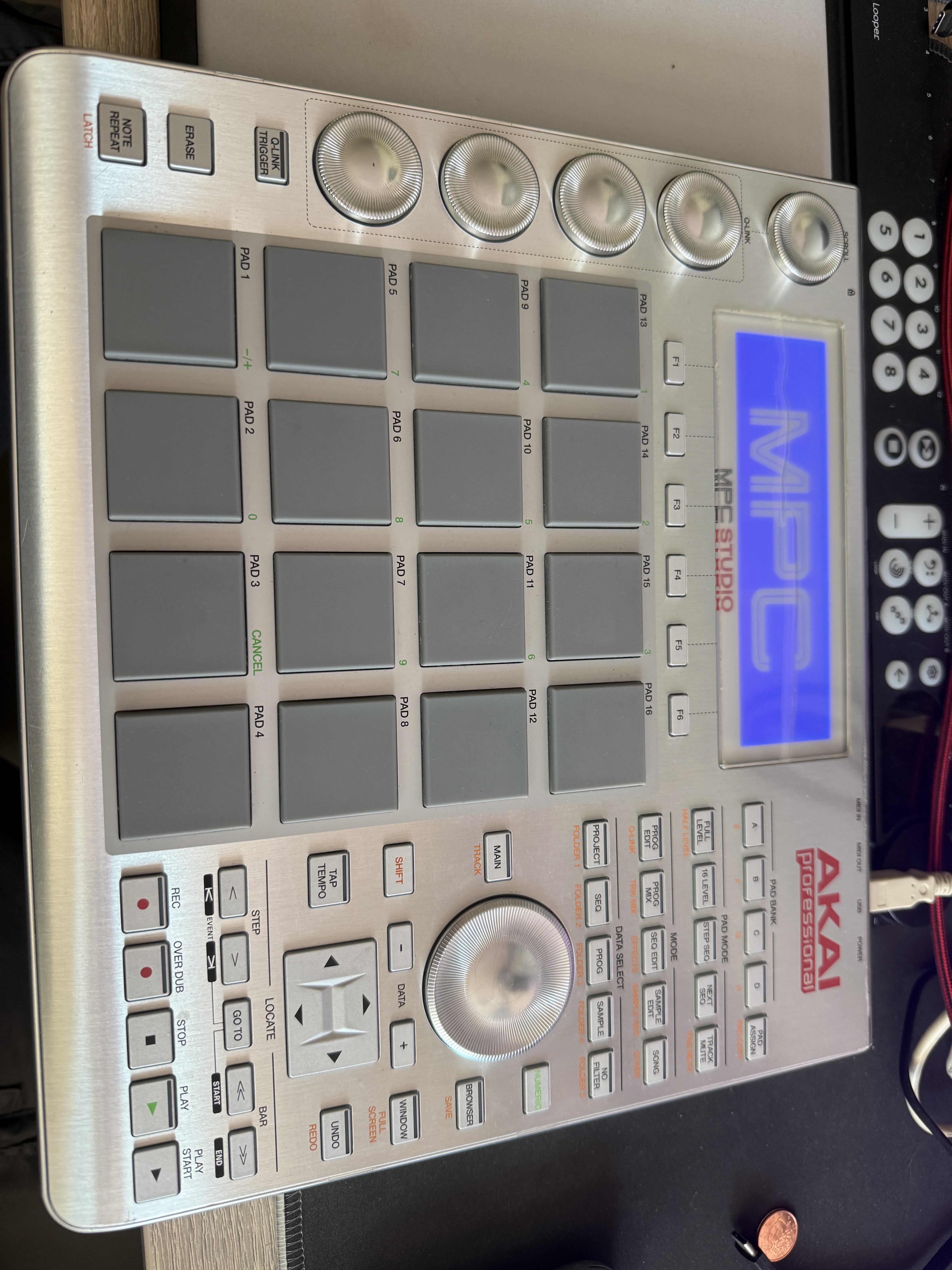 vends MPC Studio 
