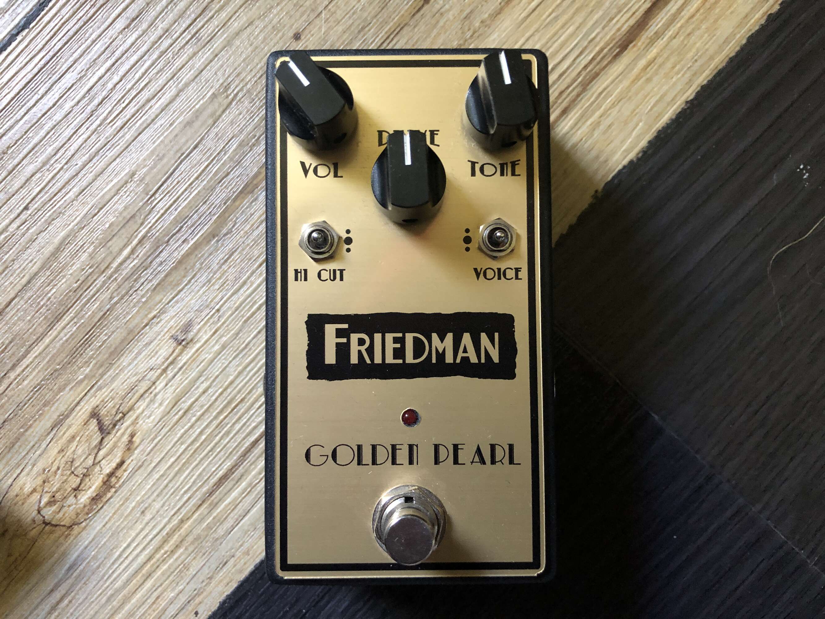 friedman-golden-pearl-5445290@2x
