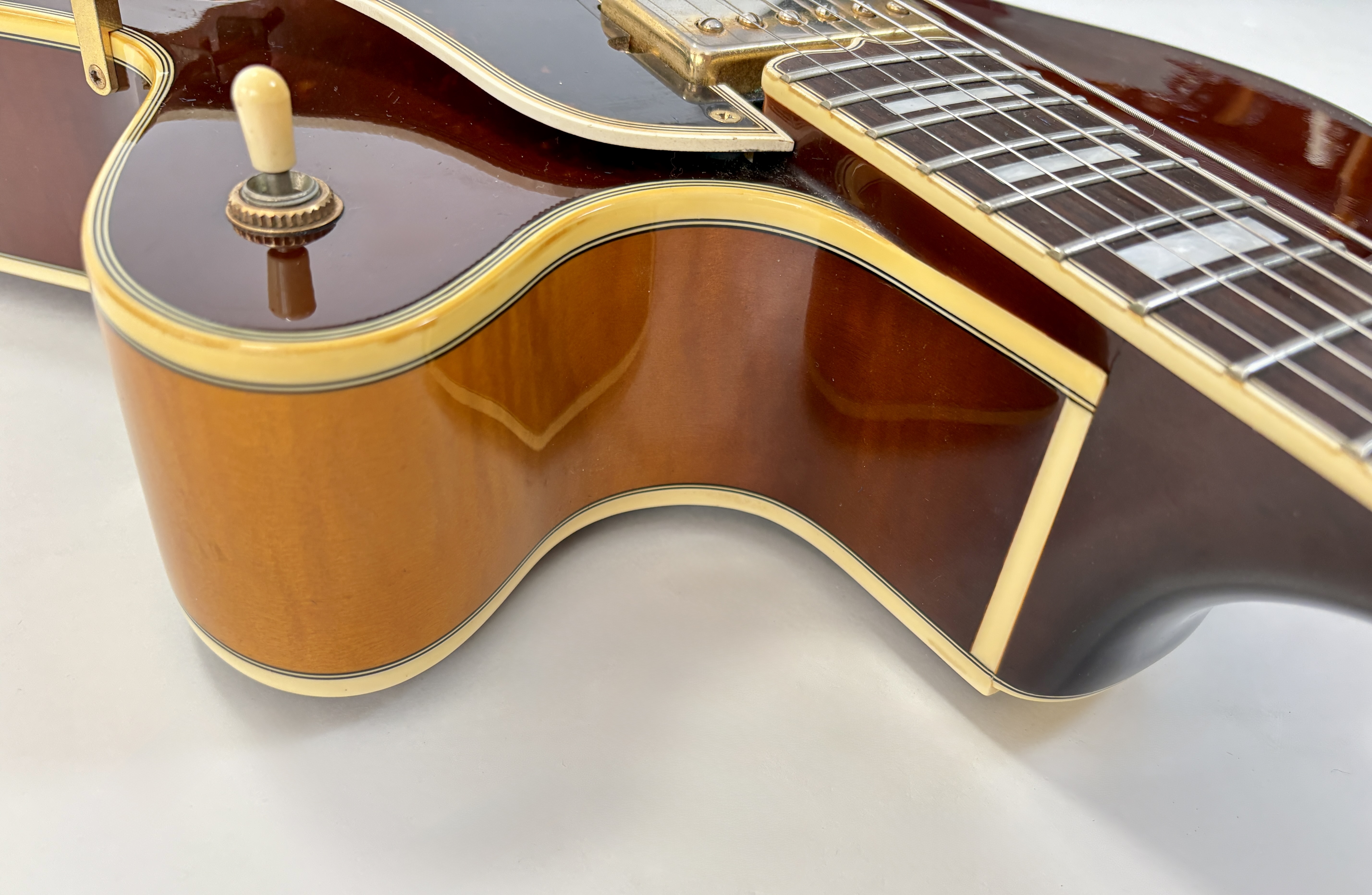 Epiphone Emperor (F) (11506)