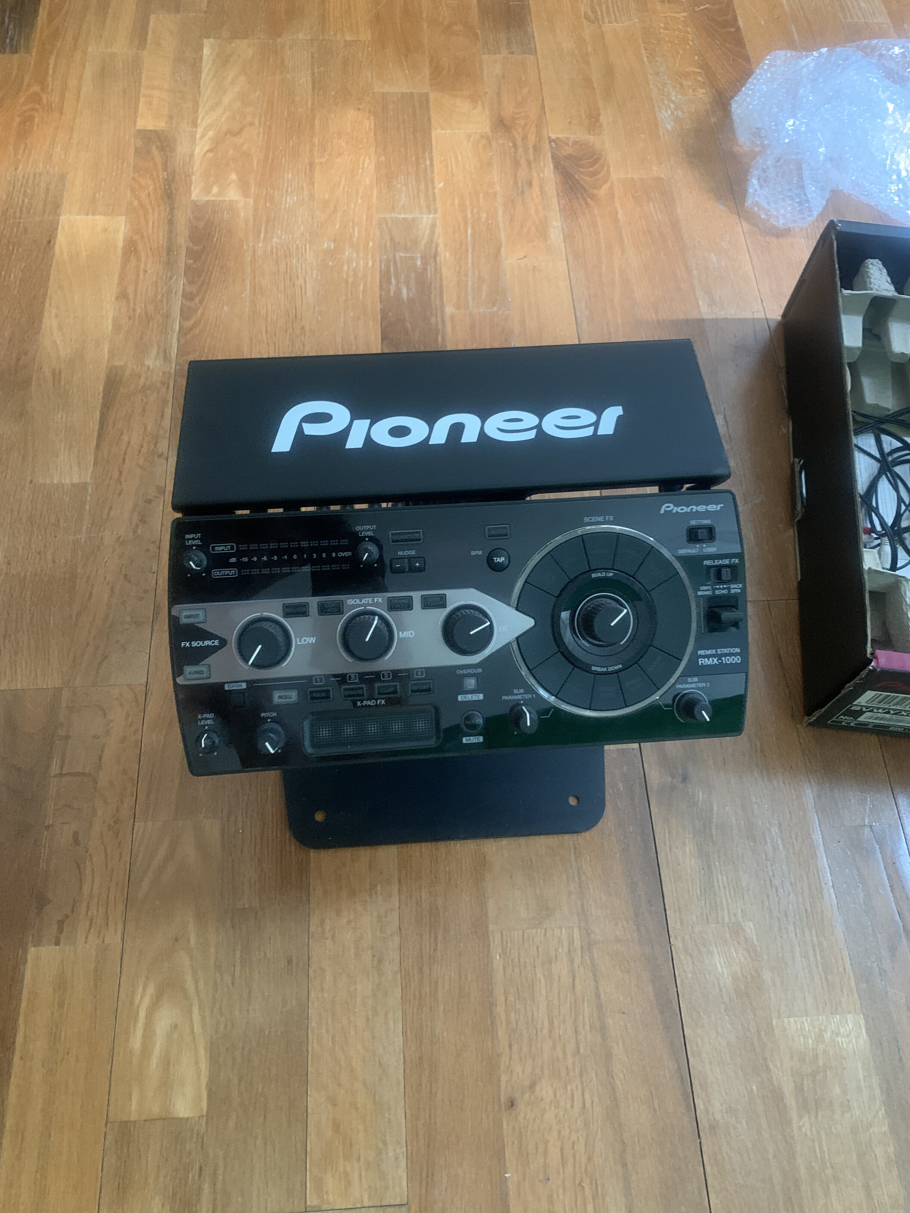 vends Pioneer RMX1000 + Stand 