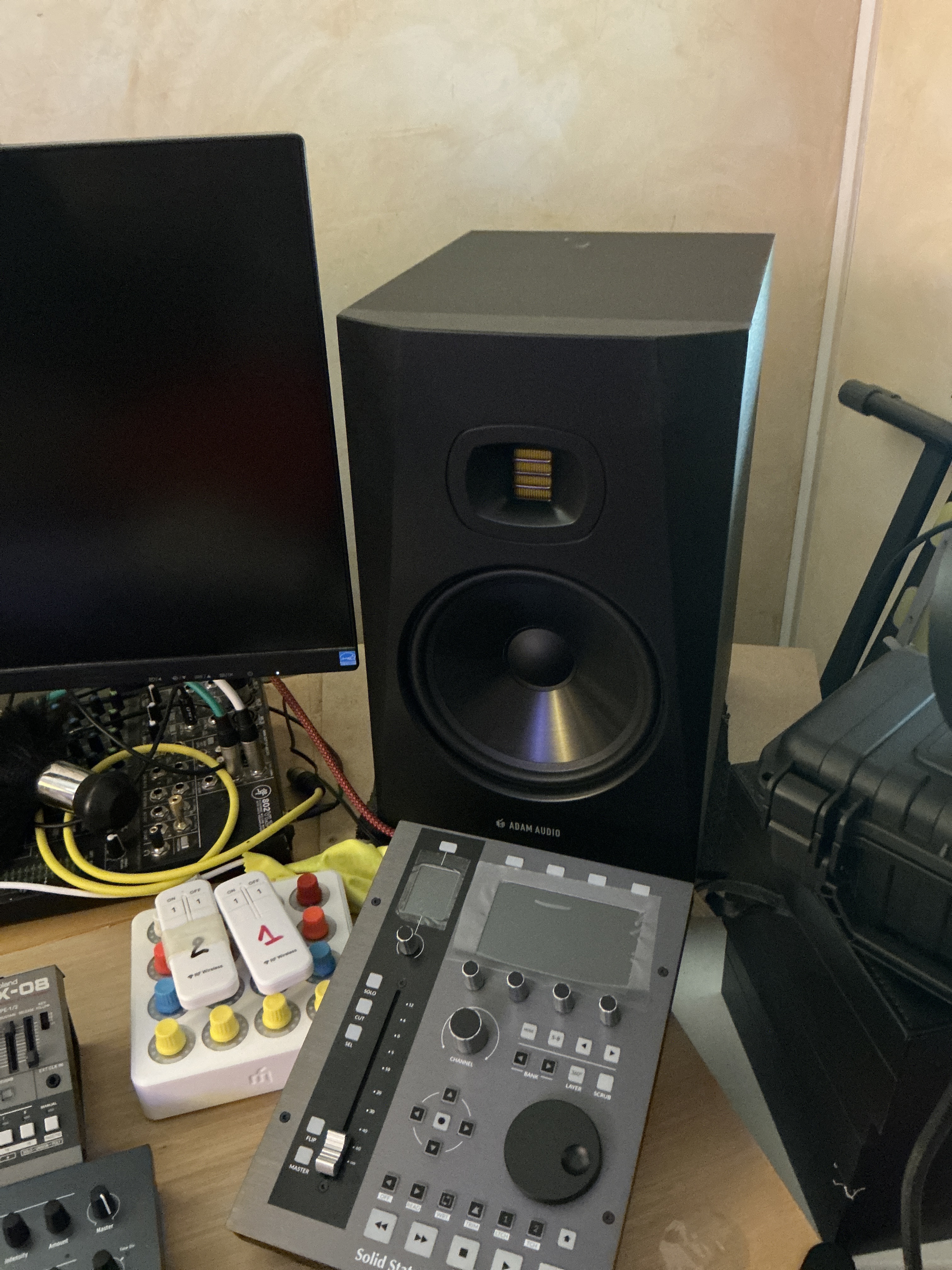 ADAM Audio T8V (20761)