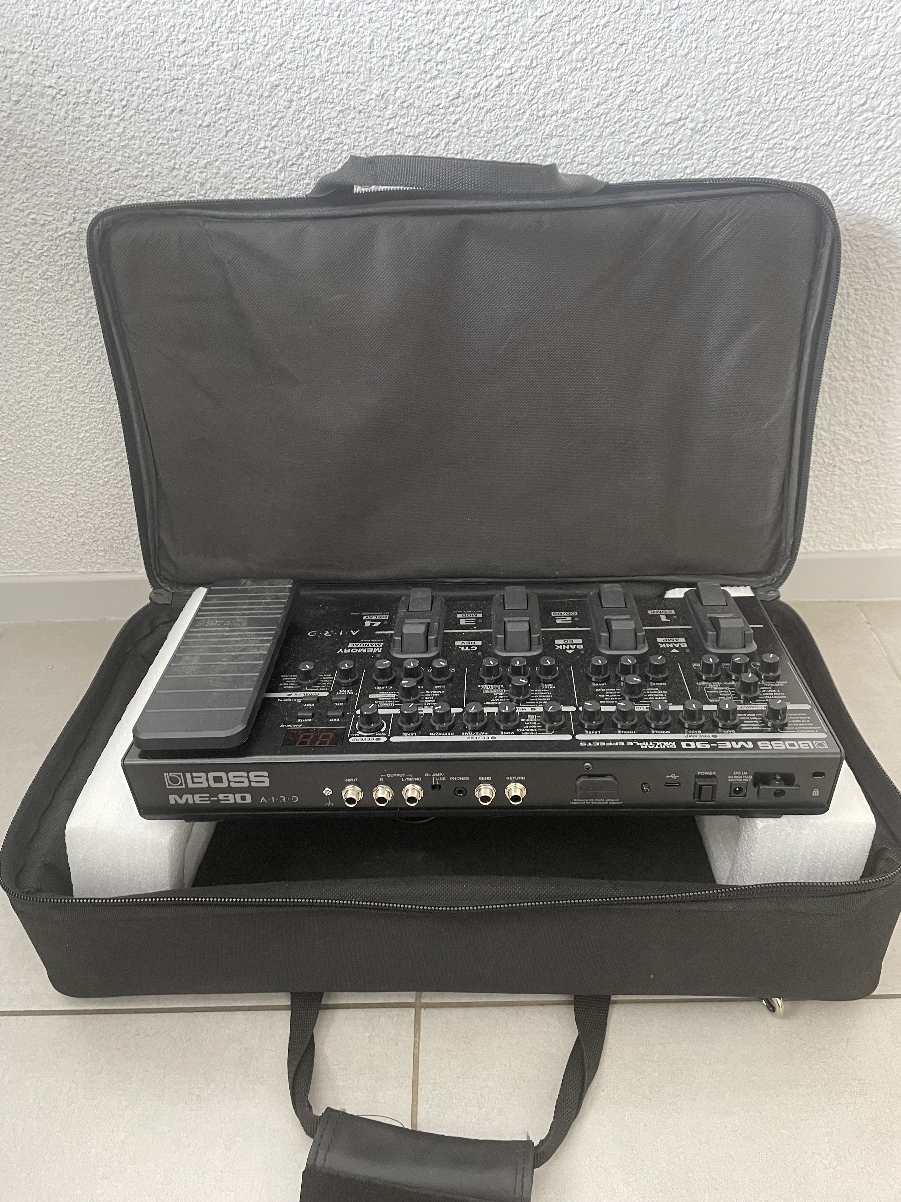 Pédale Boss ME 90