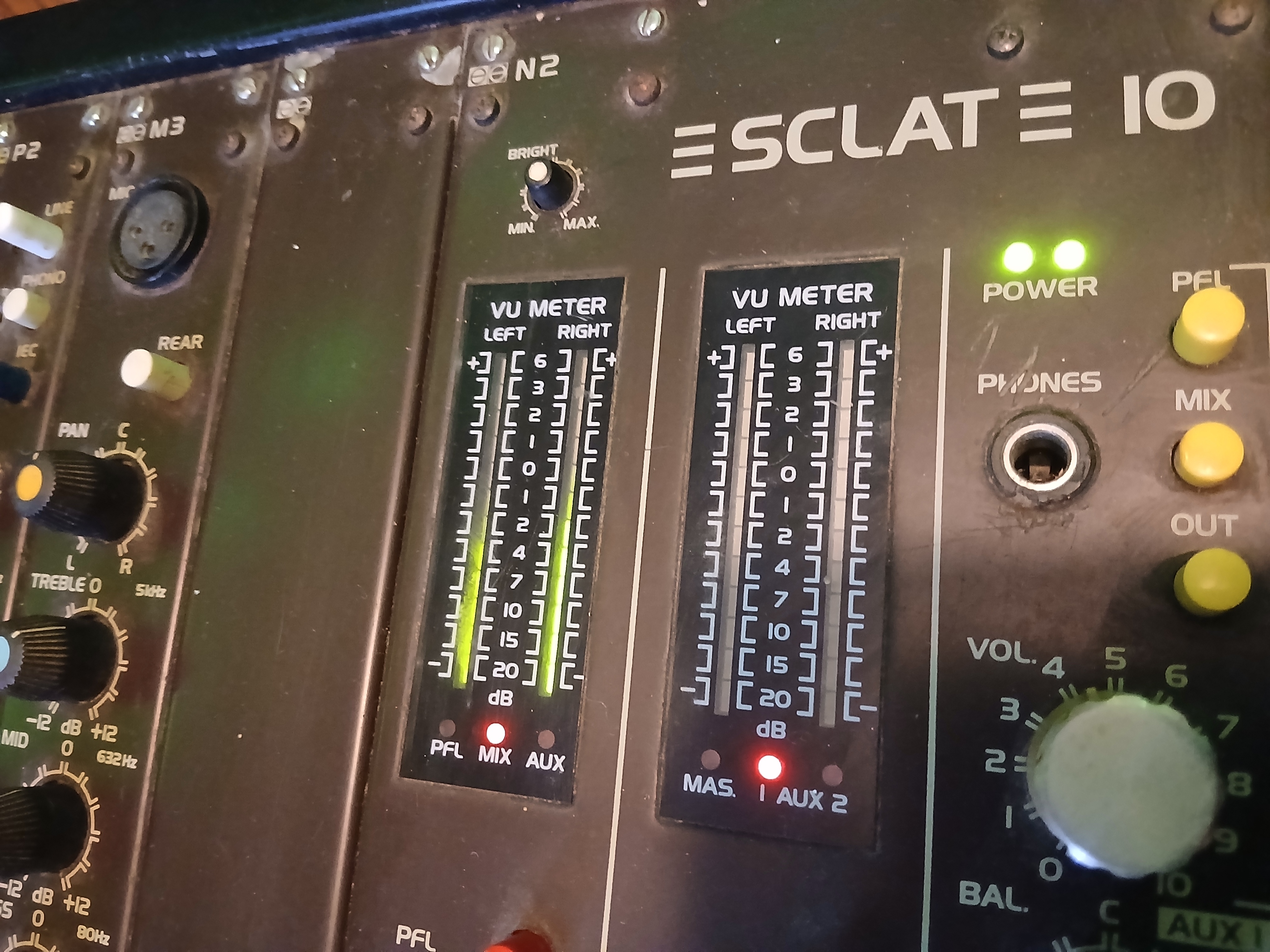 Vends table de mixage Ecler Sclat 10