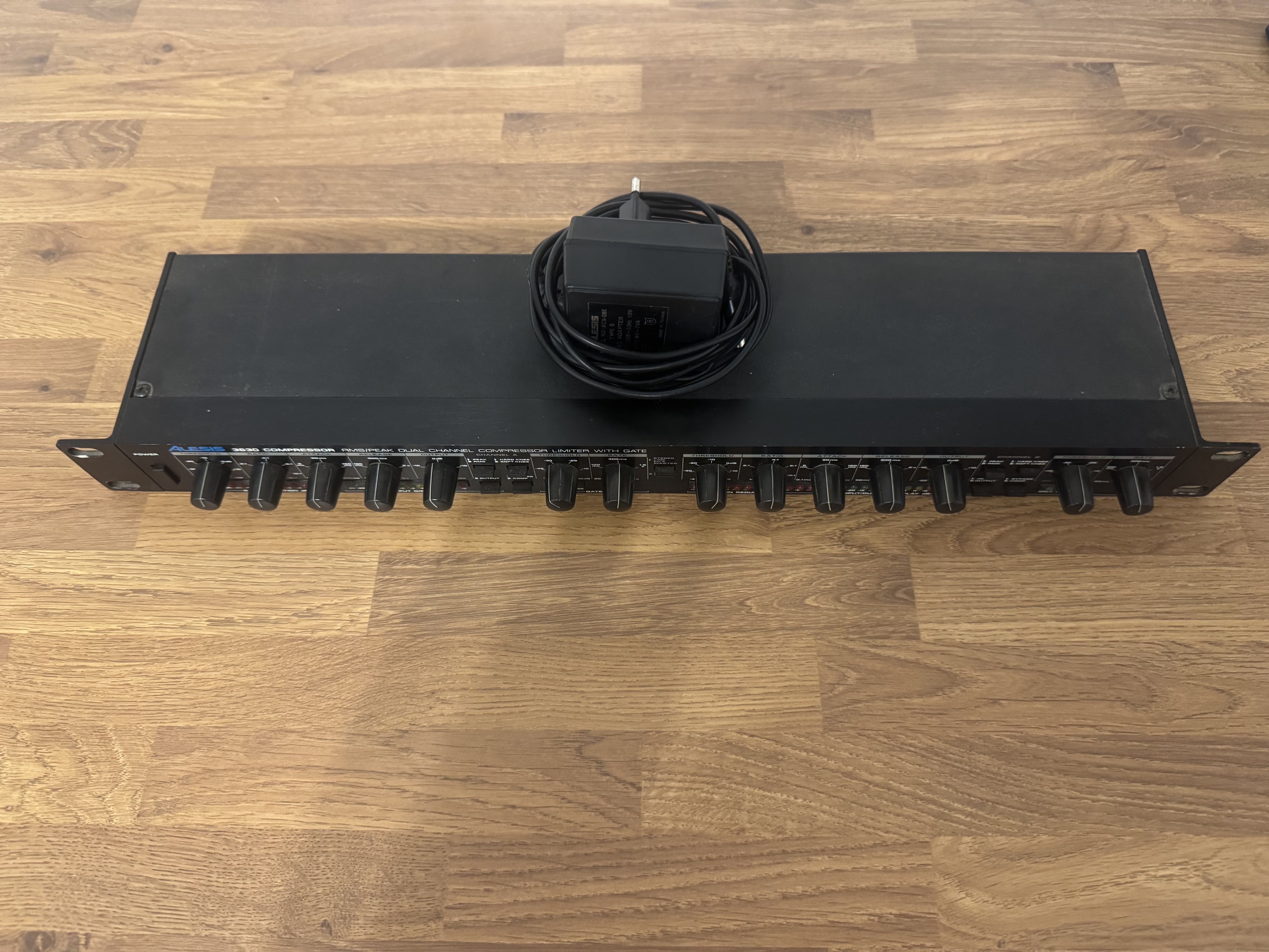 Alesis 3630
