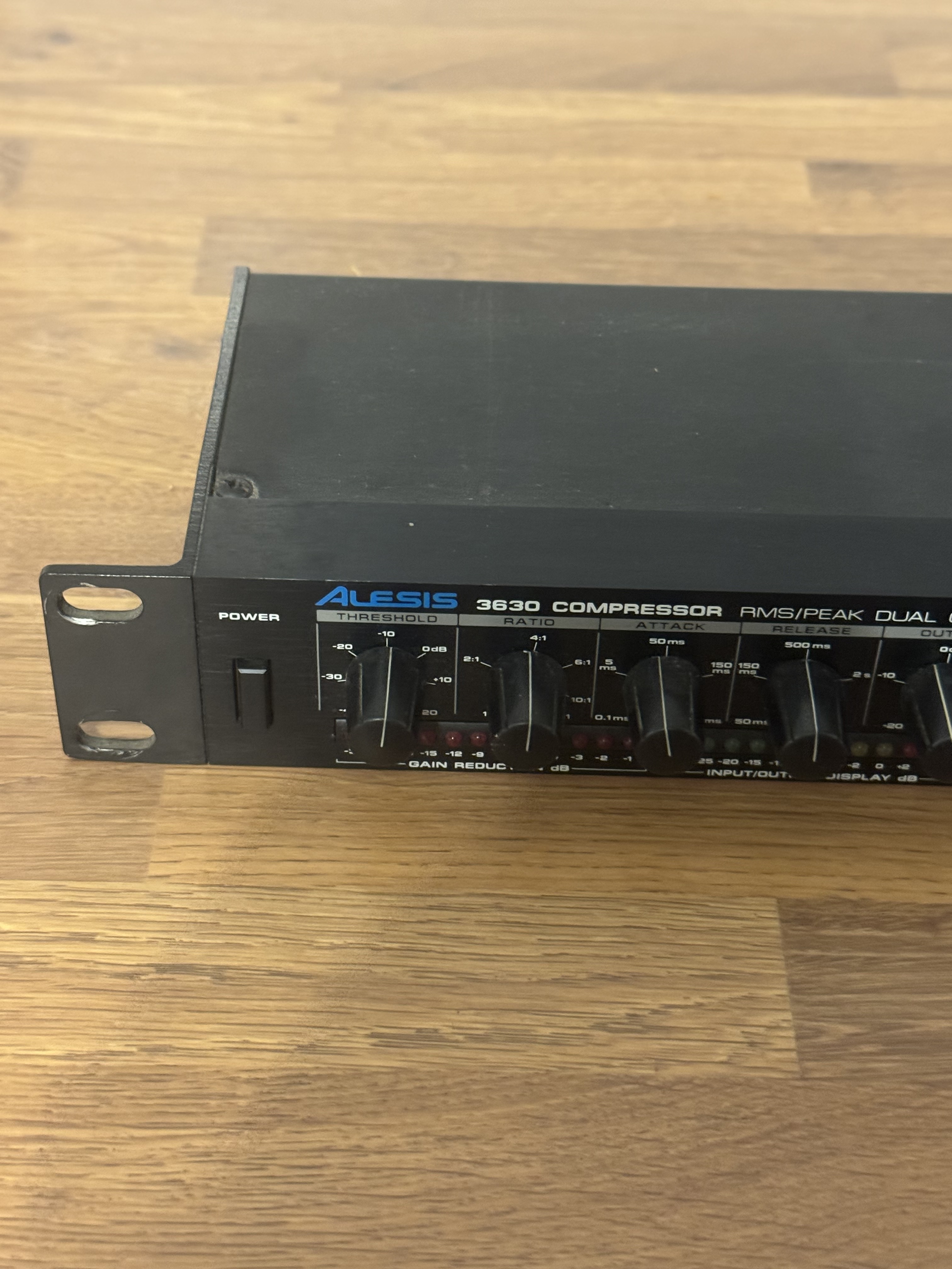 Alesis 3630 Compressor (68681)