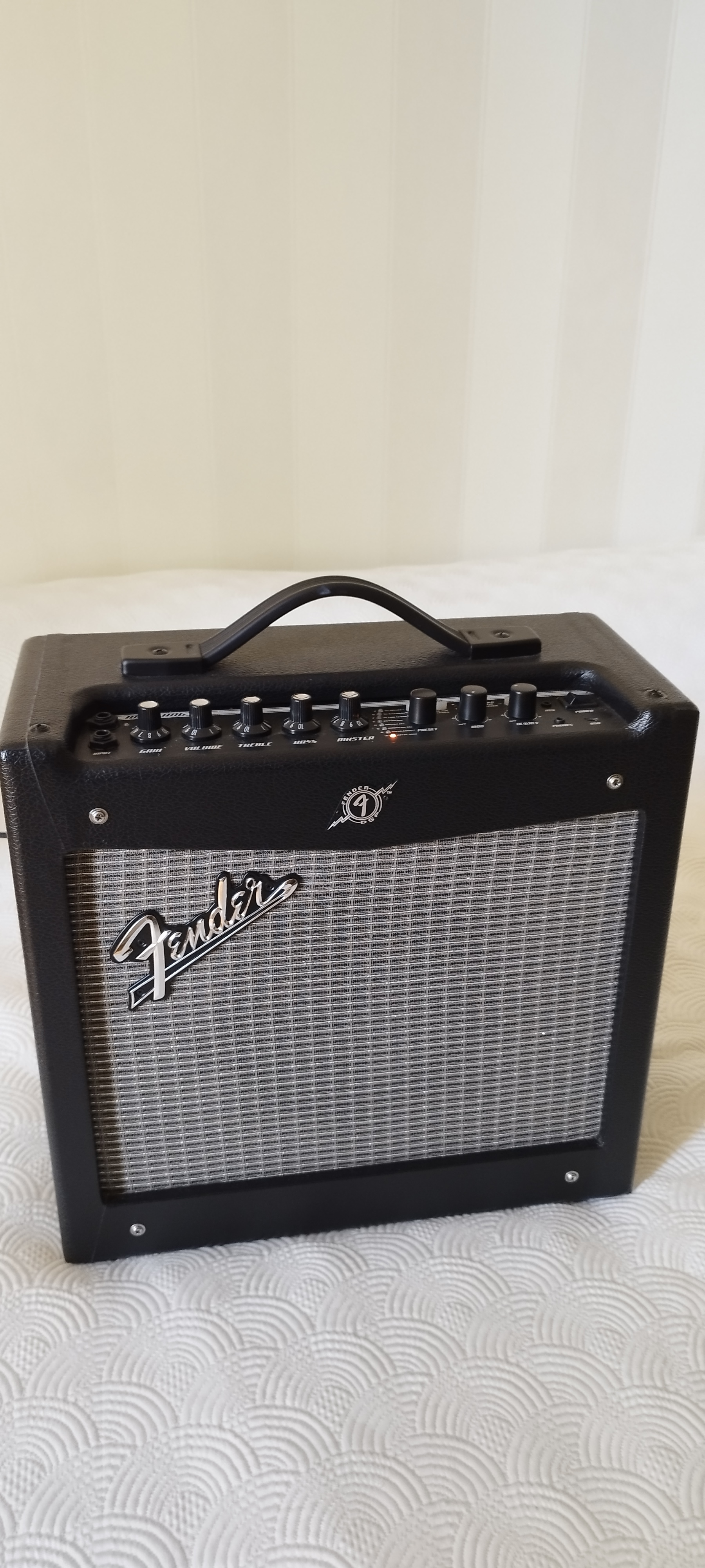 Fender Mustang V2 – Très bon état – Facture – ampli polyvalent avec effets intégrés