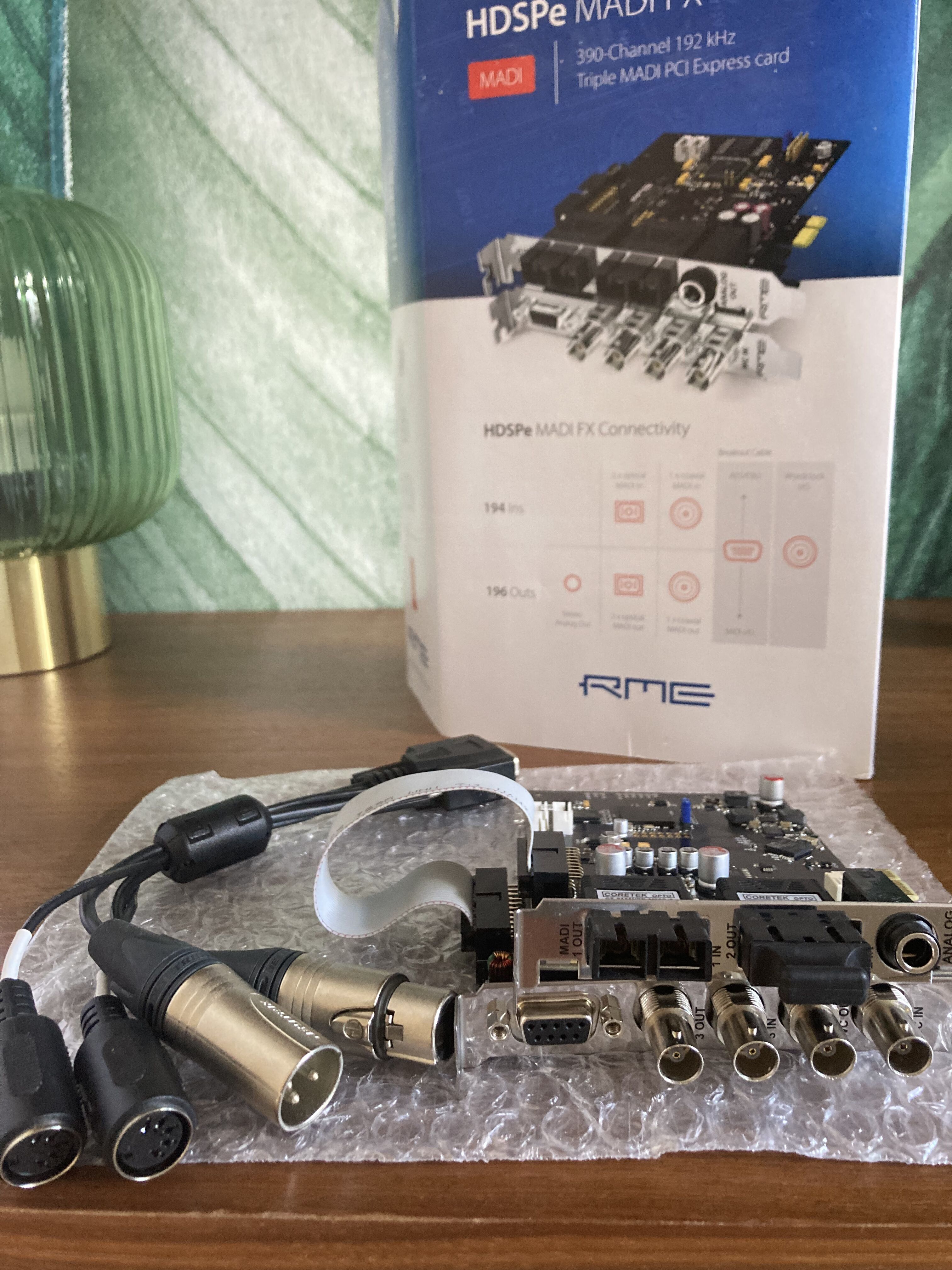RME HDSPe MADI FX Carte PCIe 390 canaux + Câble MADI 5m offert