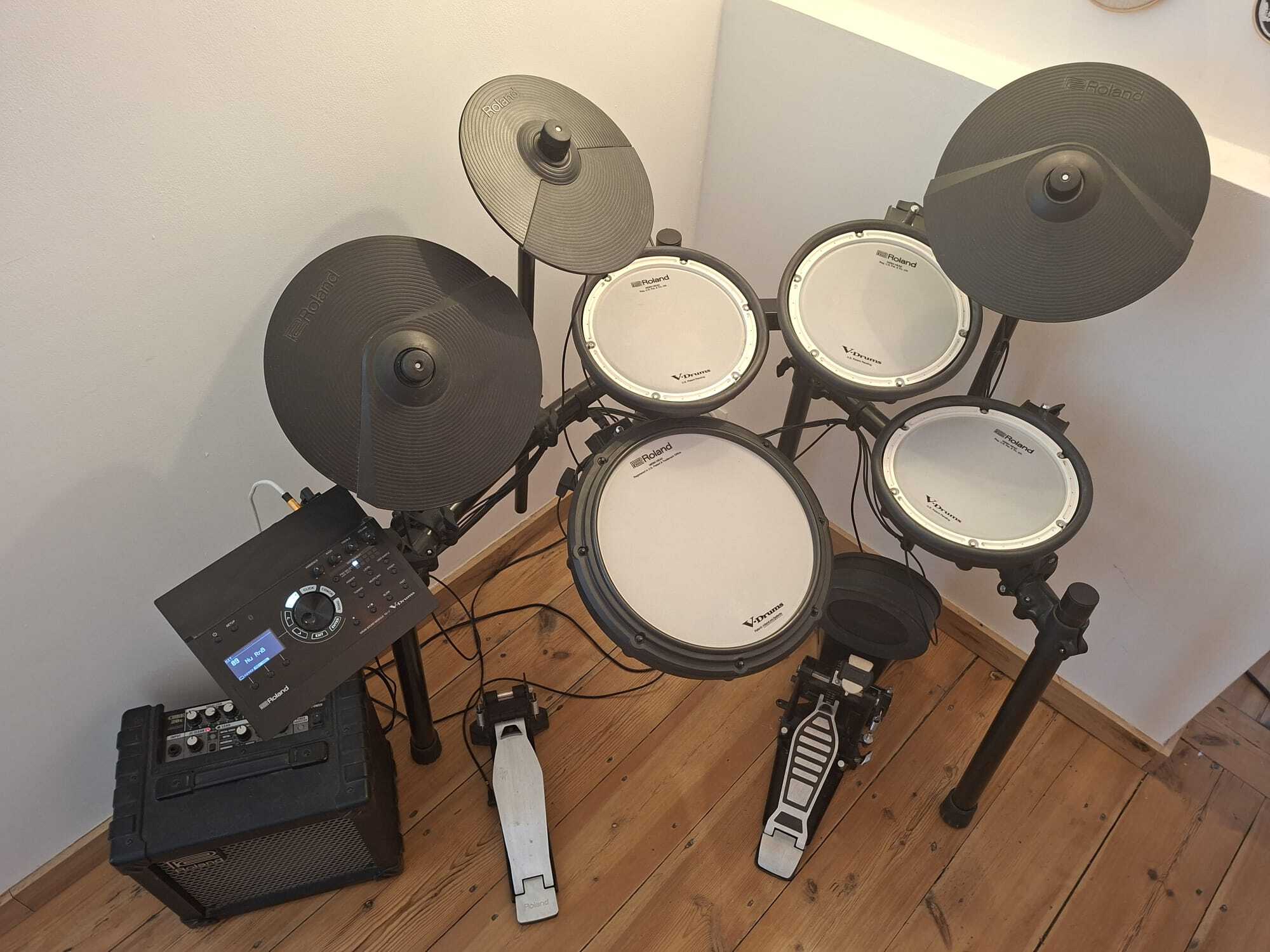 Batterie électronique Roland TD-17KV avec ampli (kit complet), quasi-neuve
