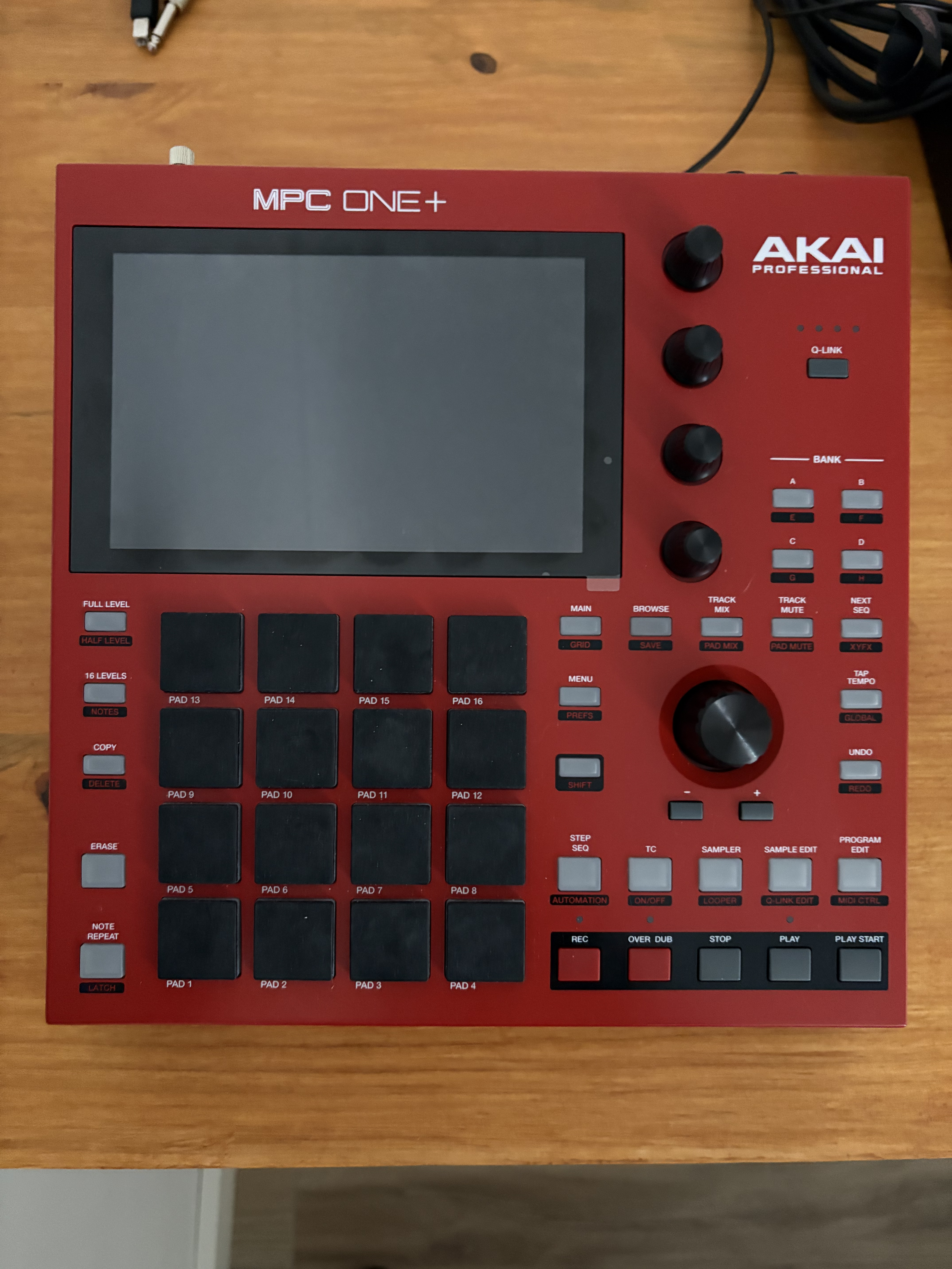 AKAI MPC ONE+ + accéssoires