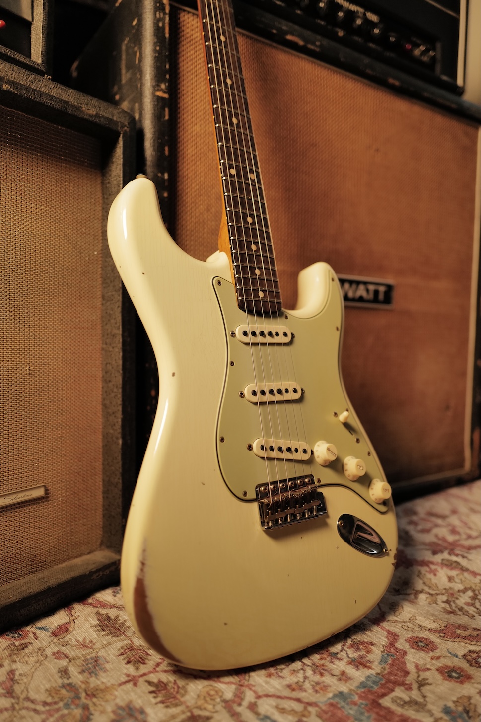 Fender-Stratocaster-Custom-Shop-Olympic-White-Aged-Vintage-White-Relic-03