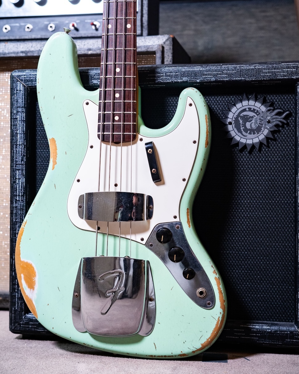 fender-1964-jazz-bass-relic-custom-shop-03