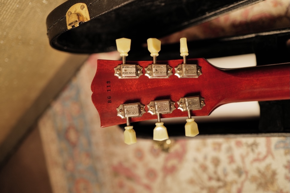Gibson-Les-Paul-Pearly-Gates-04