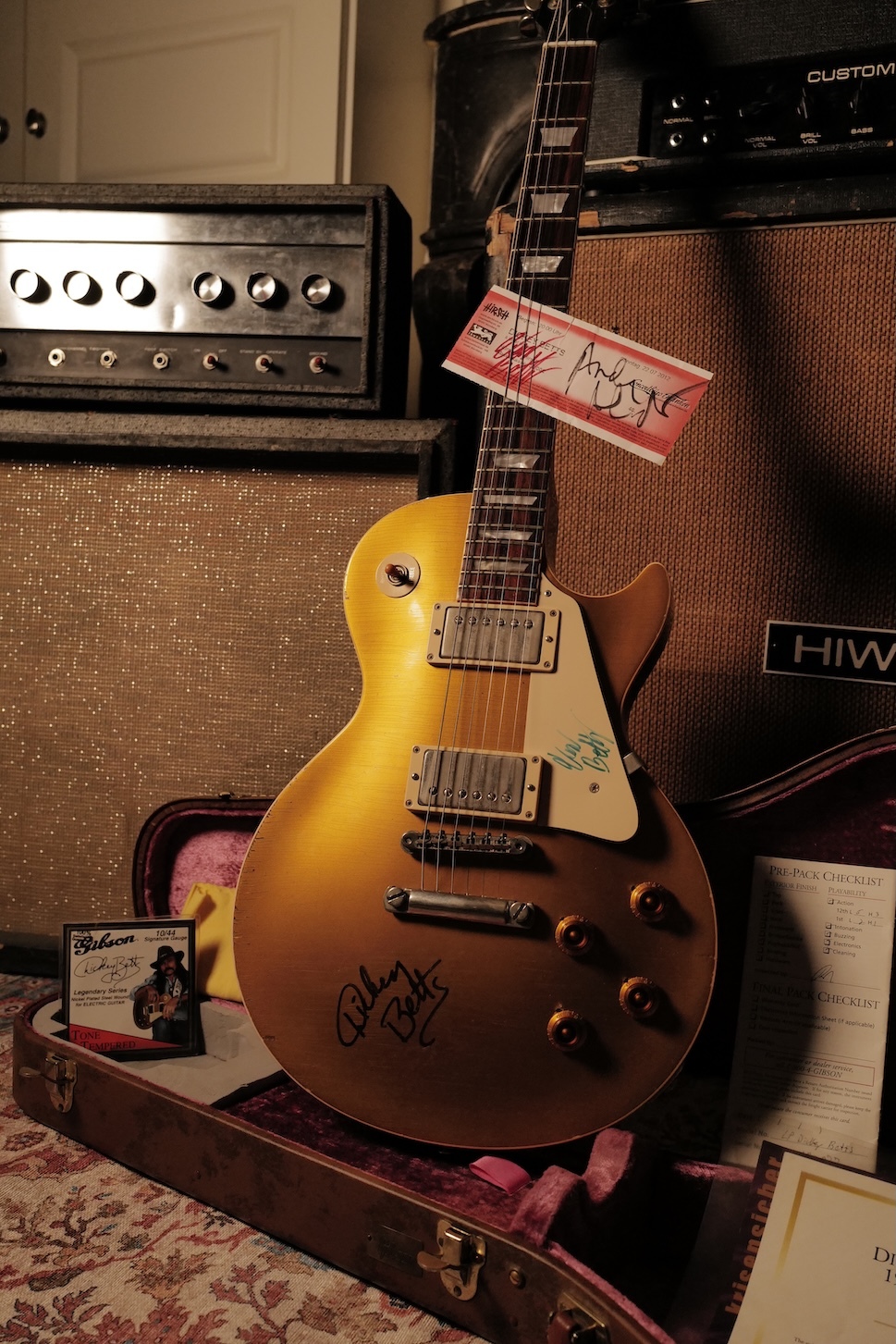 Gibson-Les-Paul-Dickey-Betts-Aged-and-Signed-04
