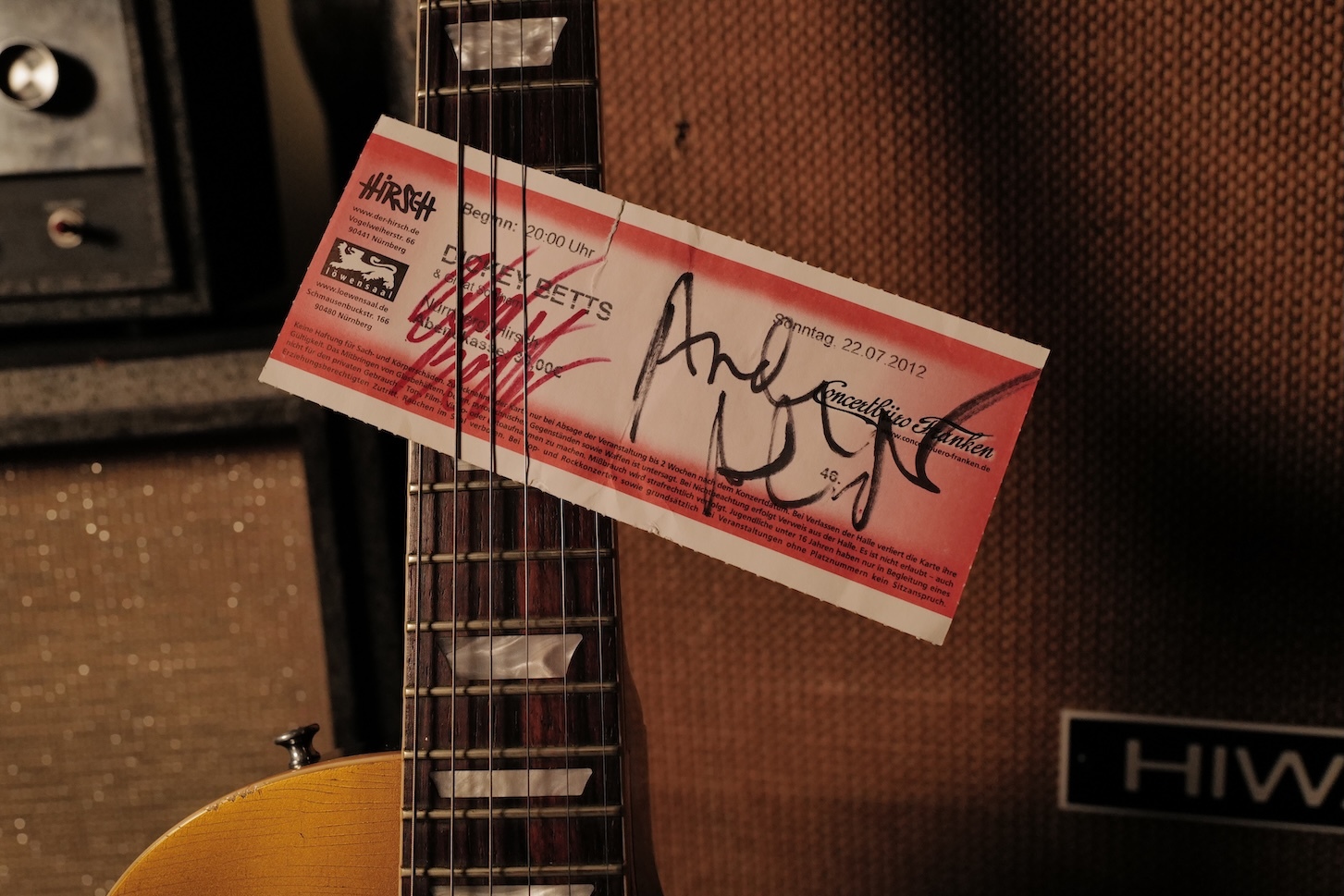 Gibson-Les-Paul-Dickey-Betts-Aged-and-Signed-05