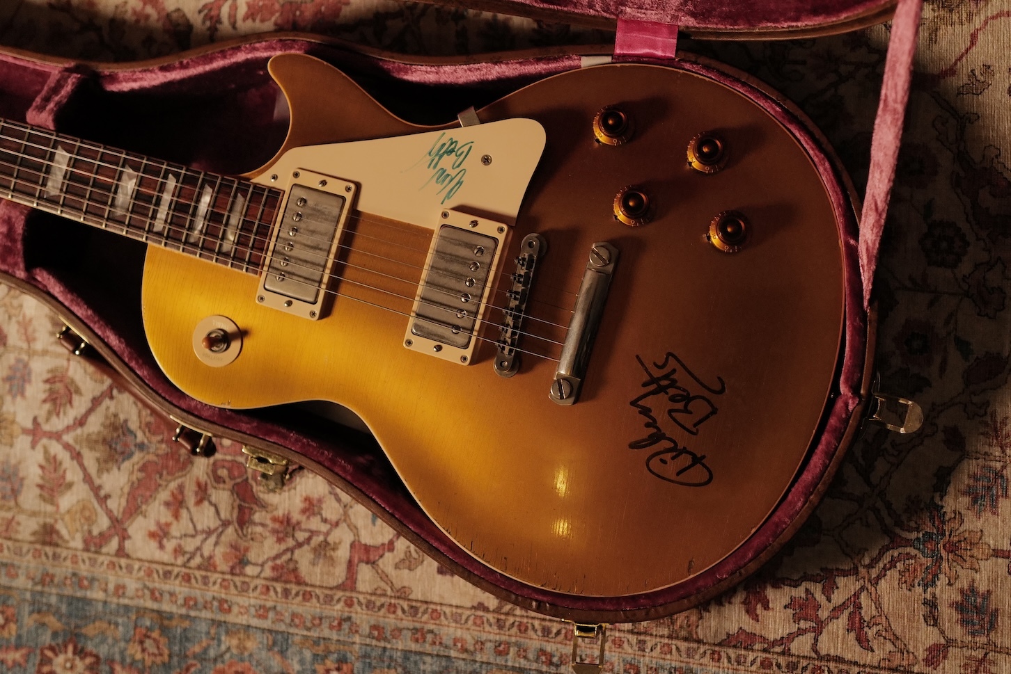 Gibson-Les-Paul-Dickey-Betts-Aged-and-Signed-09