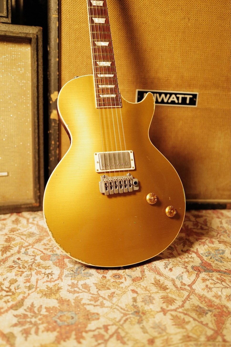 Gibson-Les-Paul-Custom-Shop-Aged-and-Signed-Joe-Perry-03